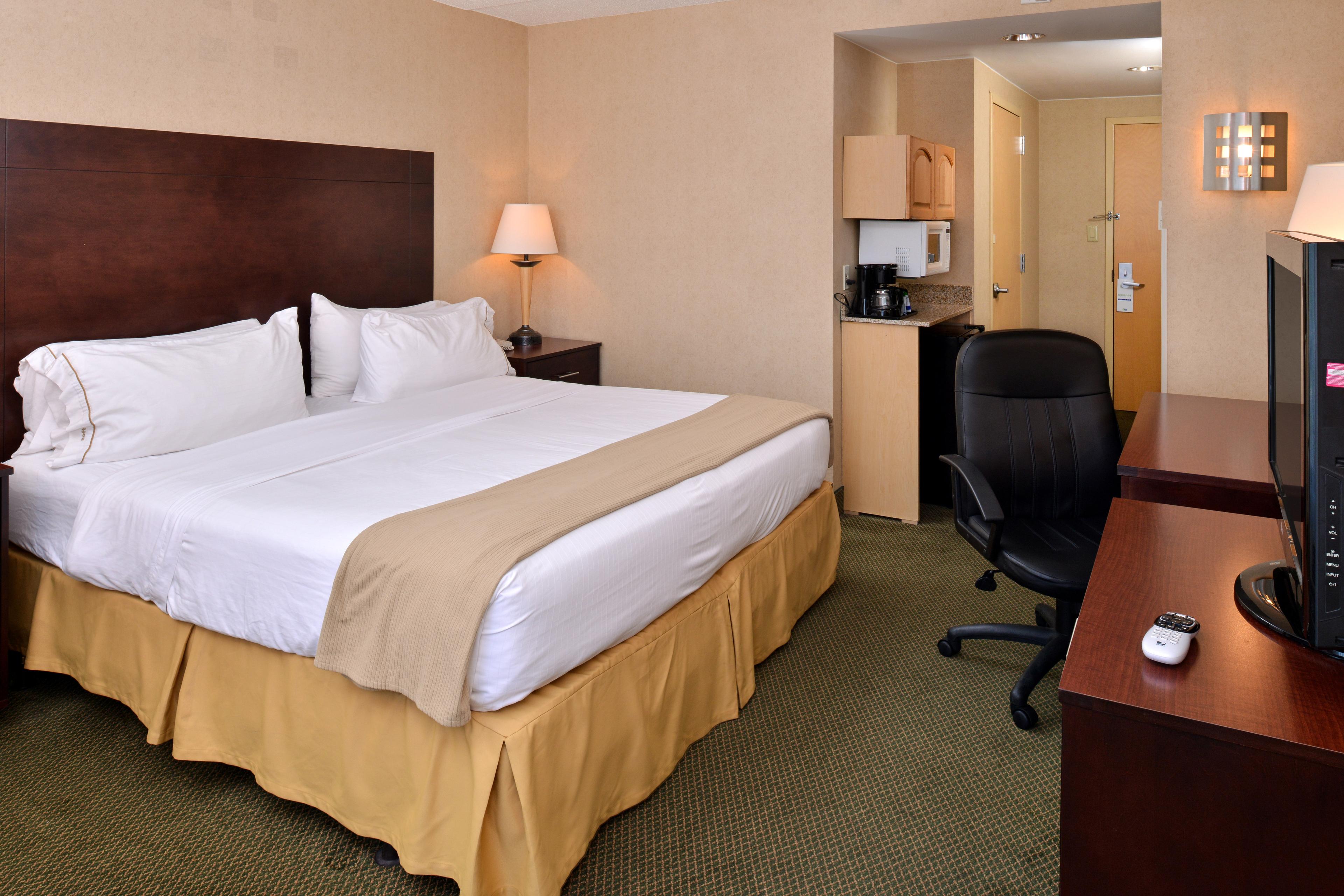 HOLIDAY INN EXP HTL AND STES BY IHG