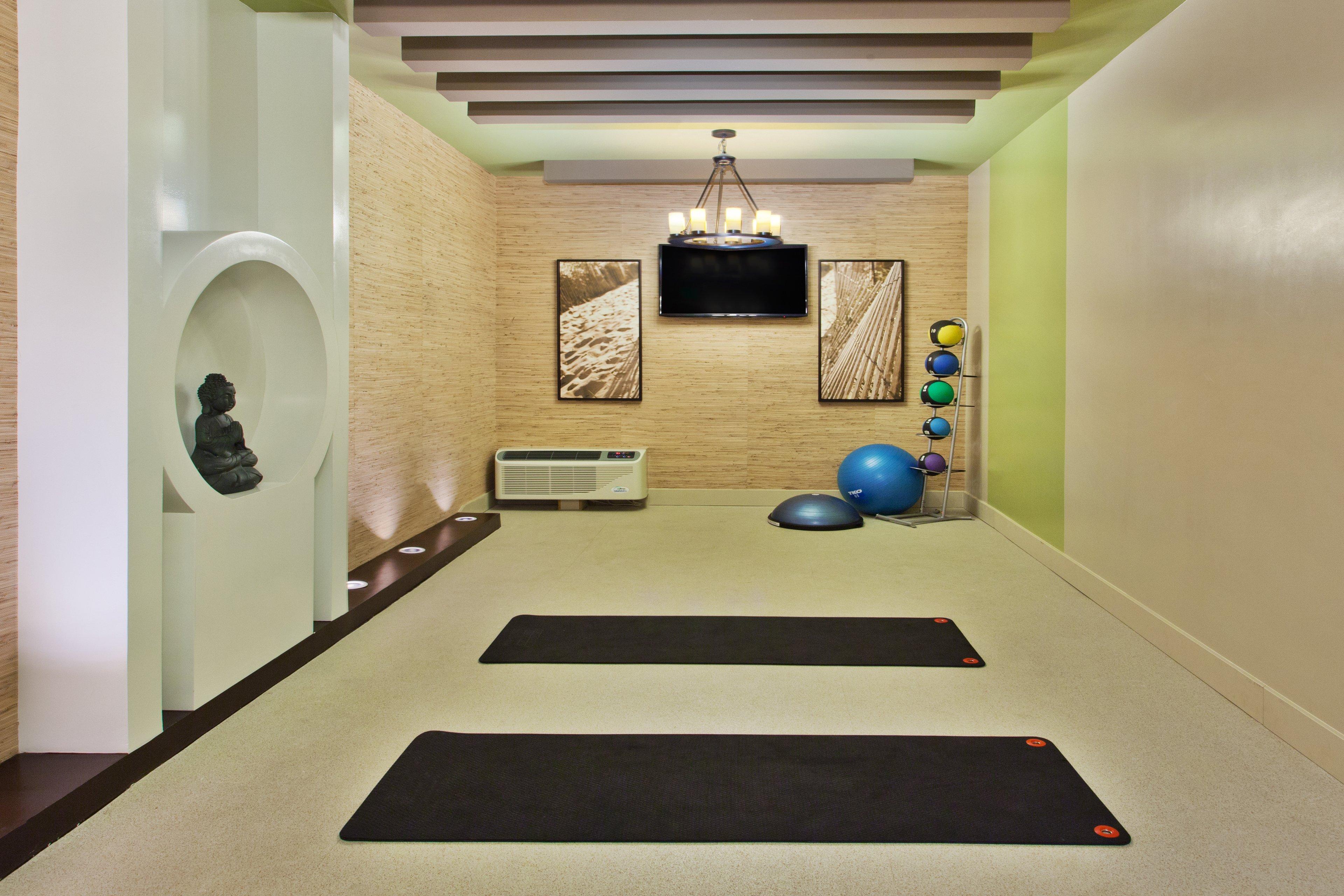 HOLIDAY INN EXP BALLPARK BY IHG