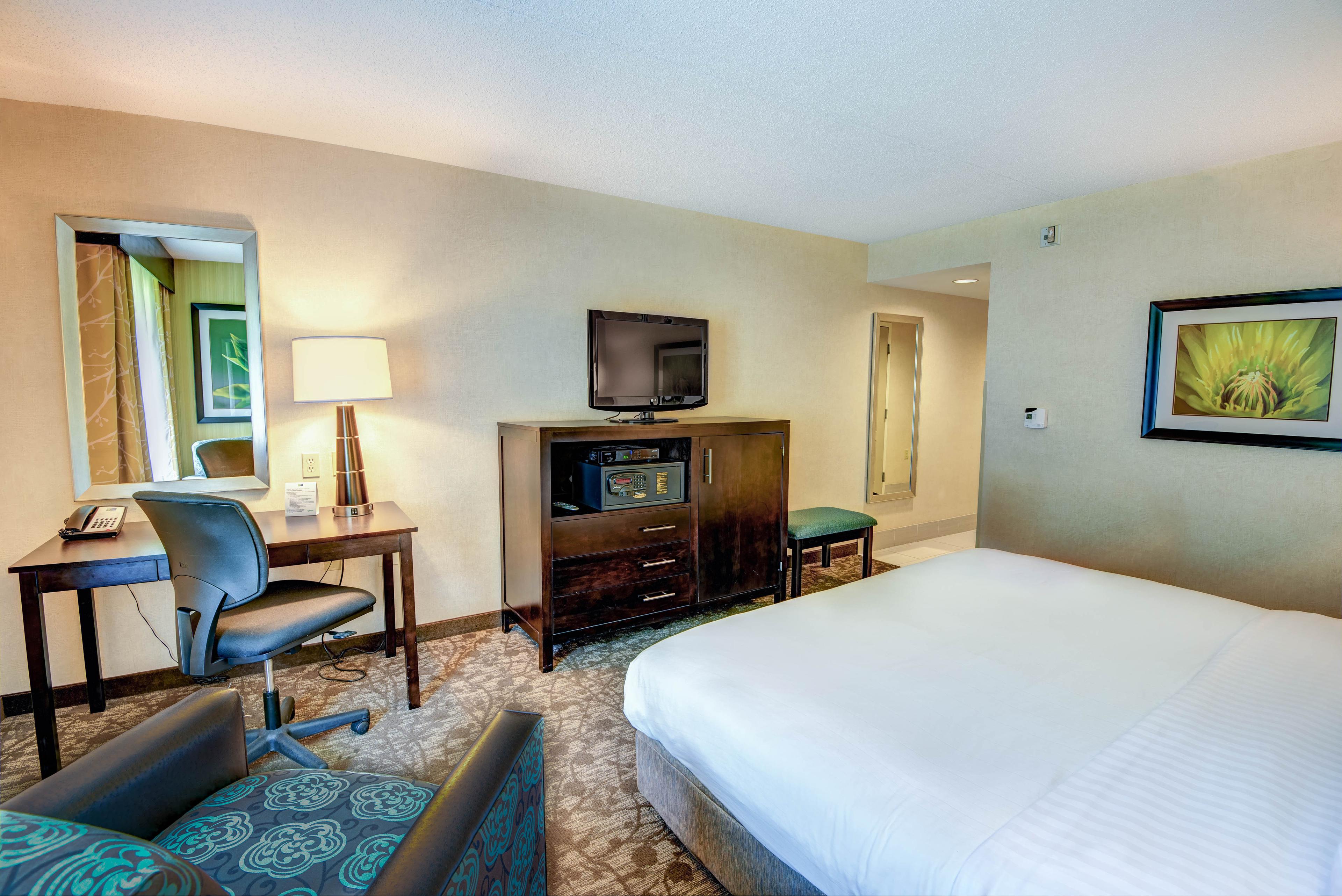 HOLIDAY INN EXPRESS NEPTUNE BY IHG