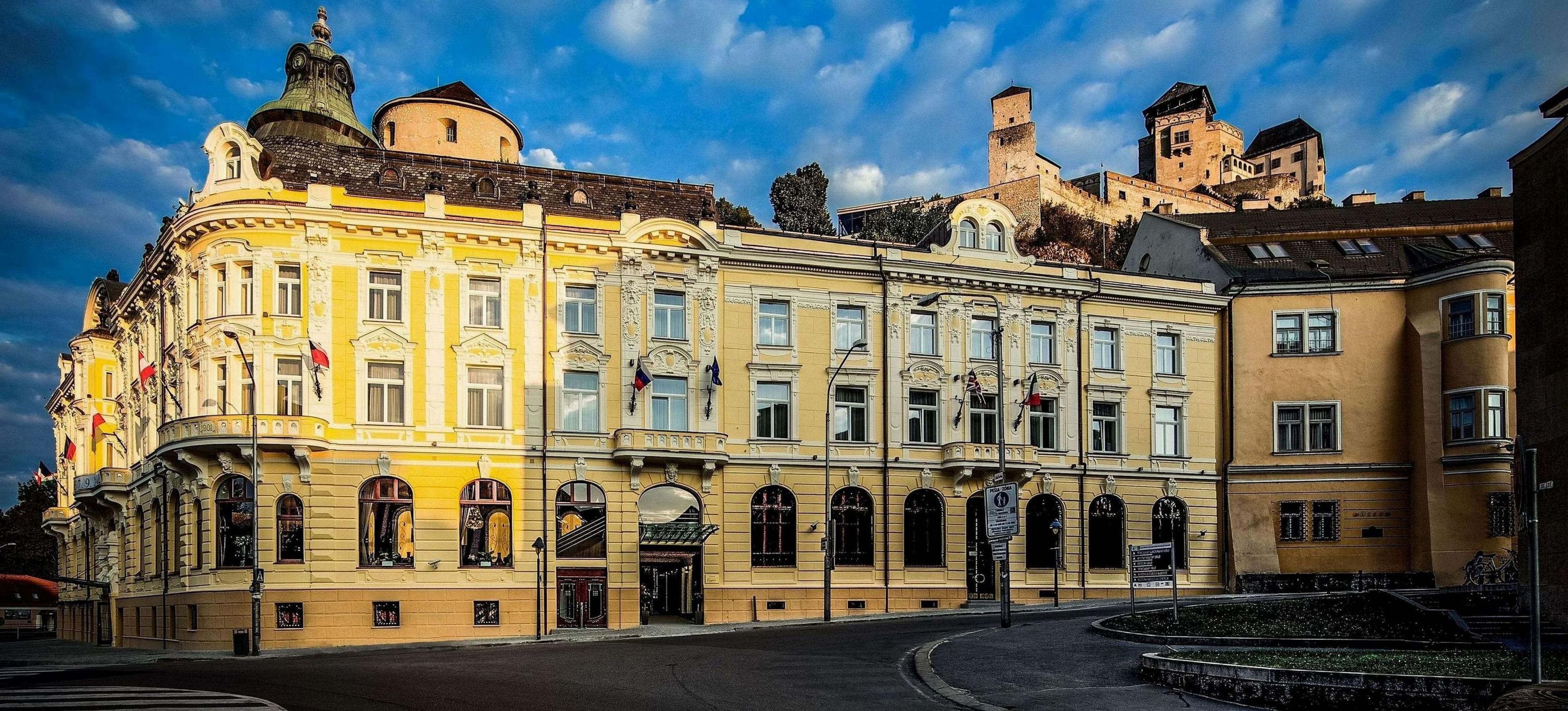 HOTEL ELIZABETH