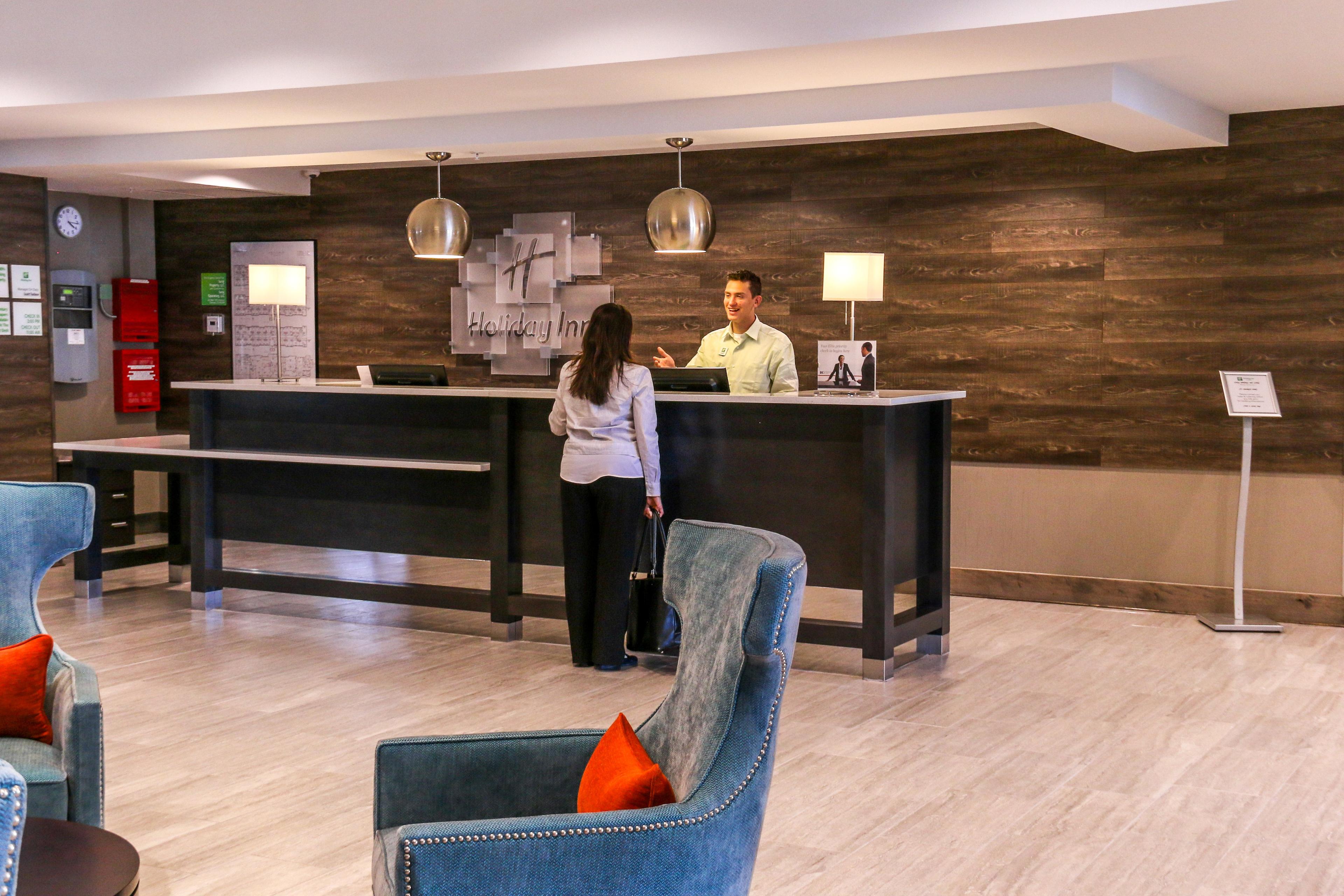 HOLIDAY INN HOTEL AND STES CENTENNI