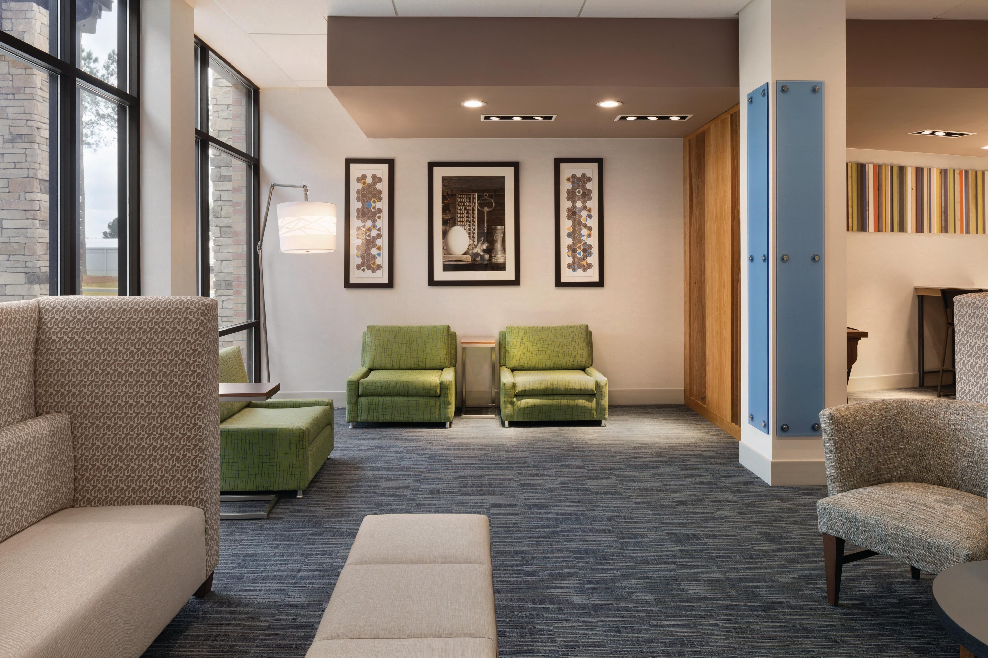 HOLIDAY INN EXP NEWNAN BY IHG