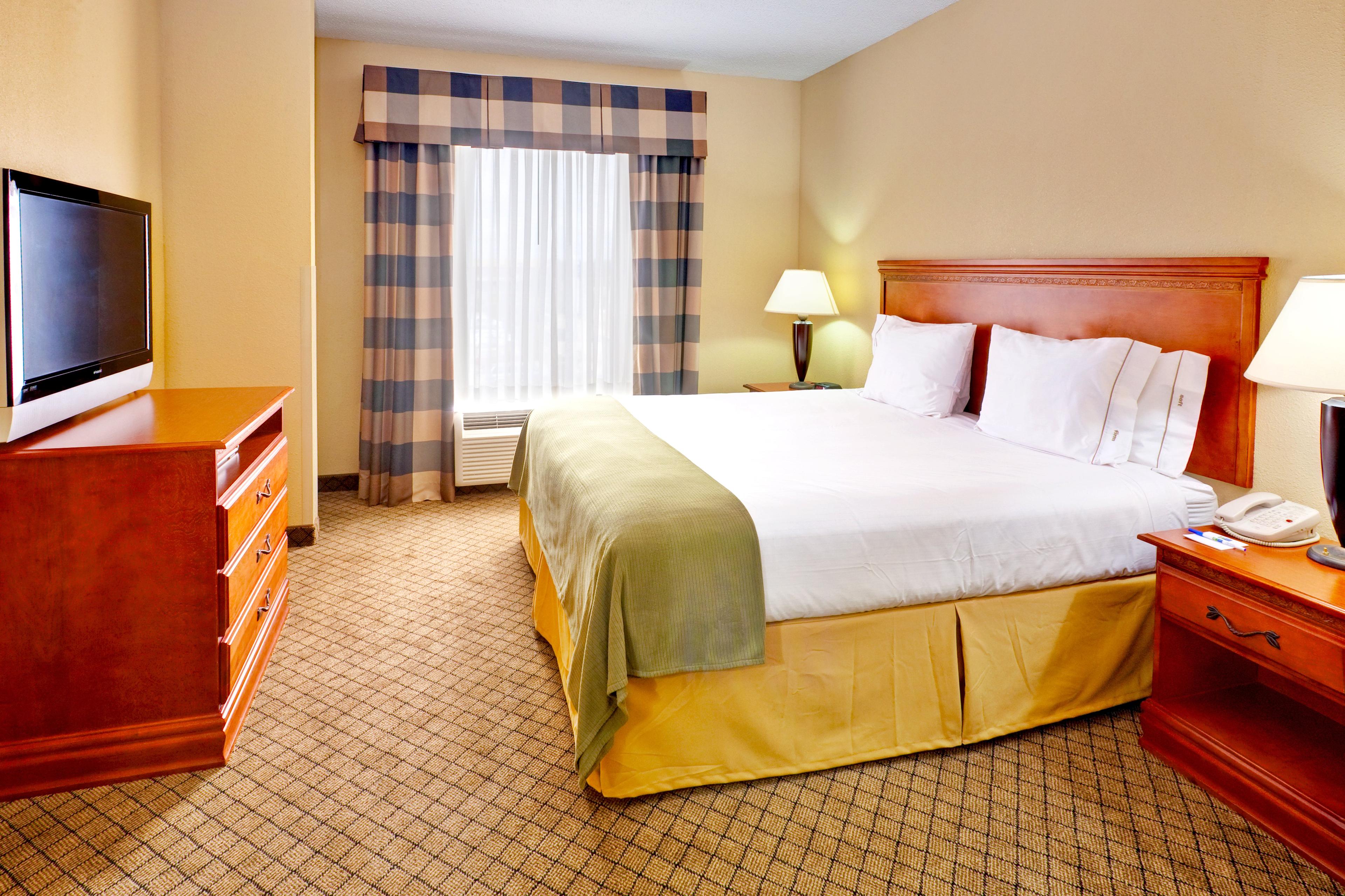 HOLIDAY INN EXP STES GREENWOOD BY I