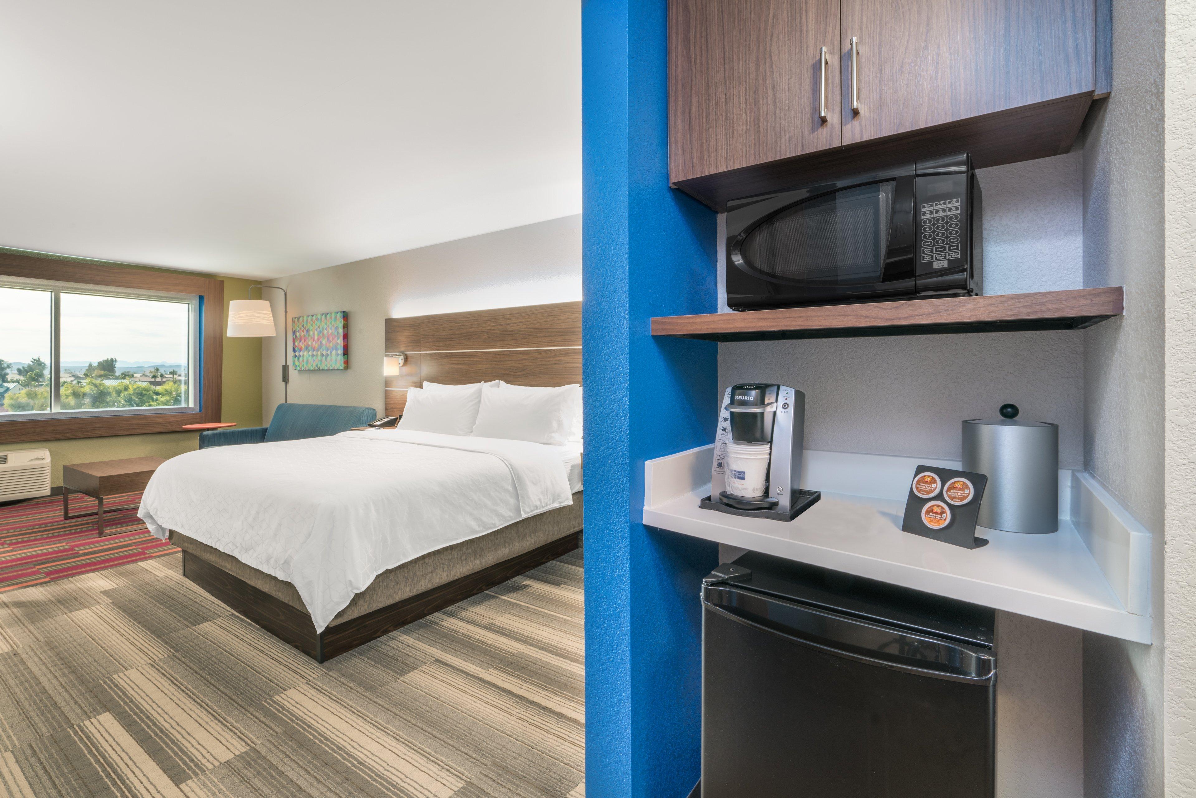 HOLIDAY INN EXP STES LAKE HAVASU BY