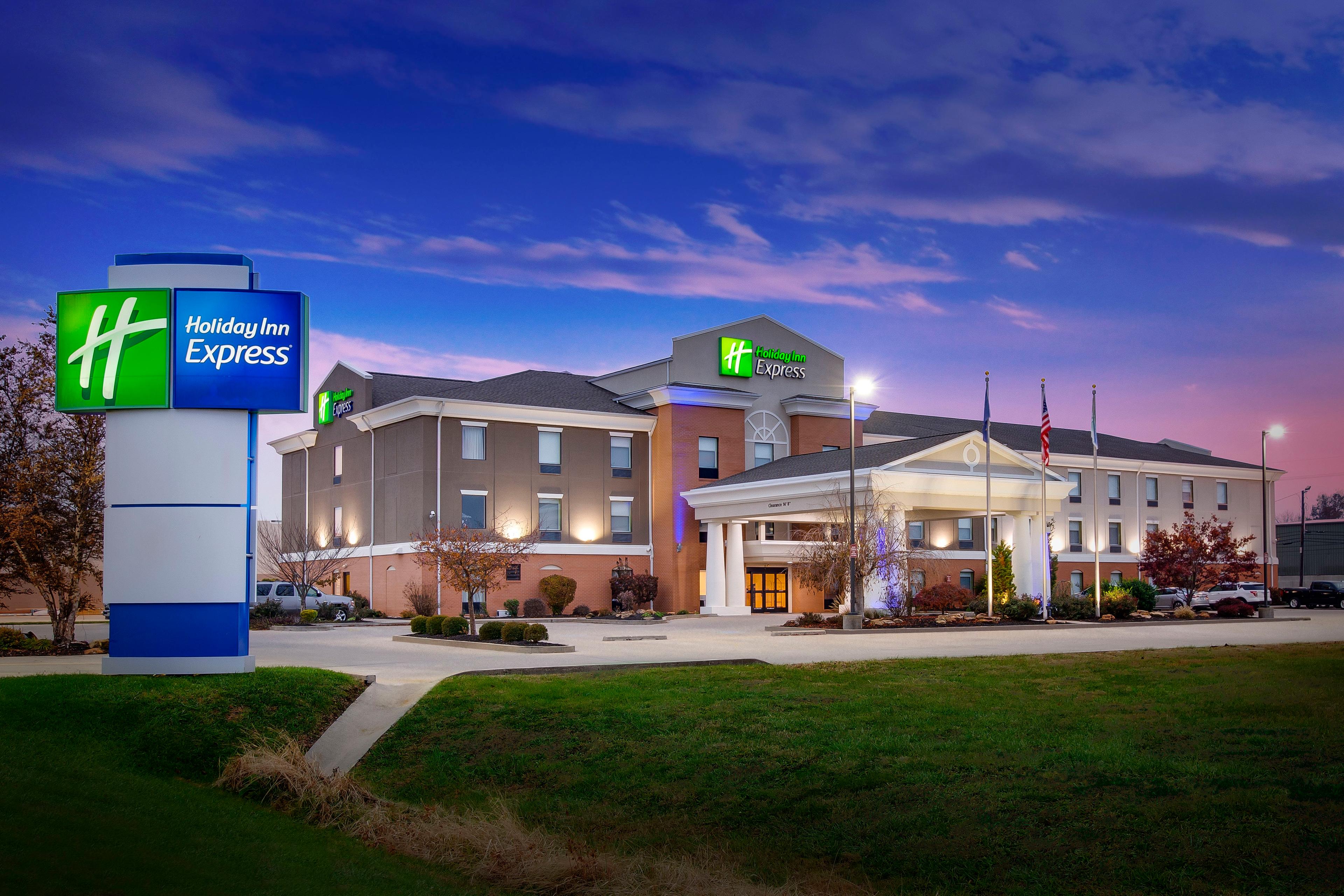 HOLIDAY INN EXPRESS VINCENNES BY IH