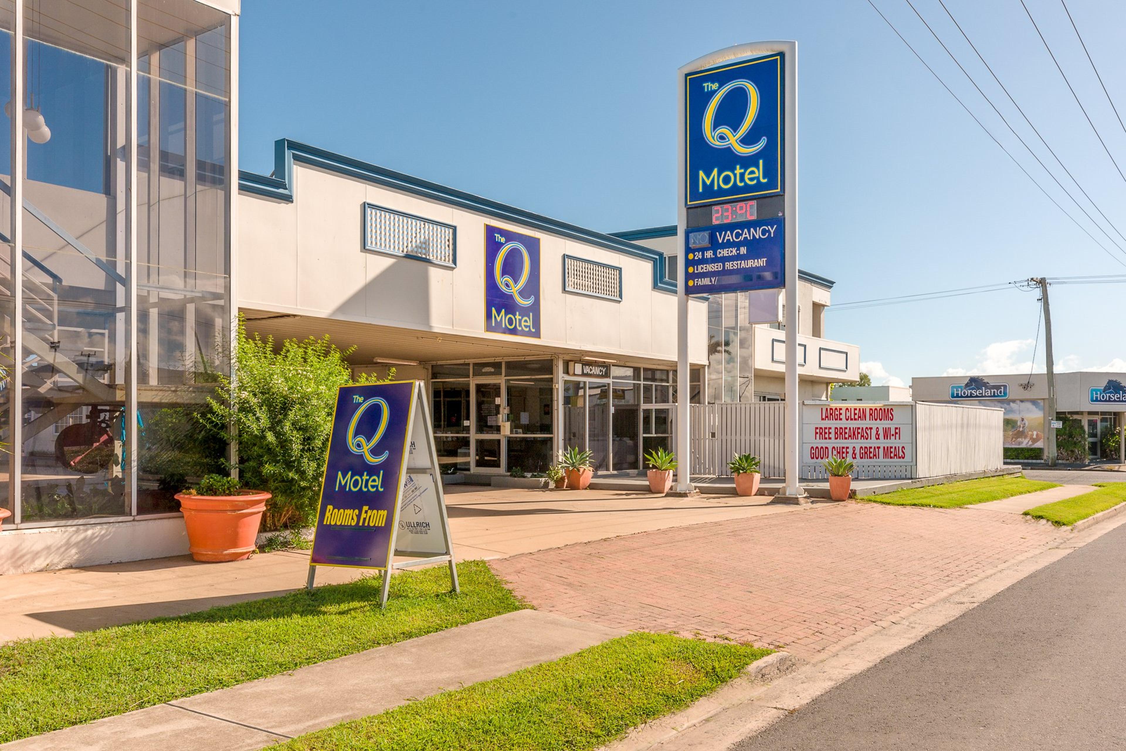 THE Q MOTEL