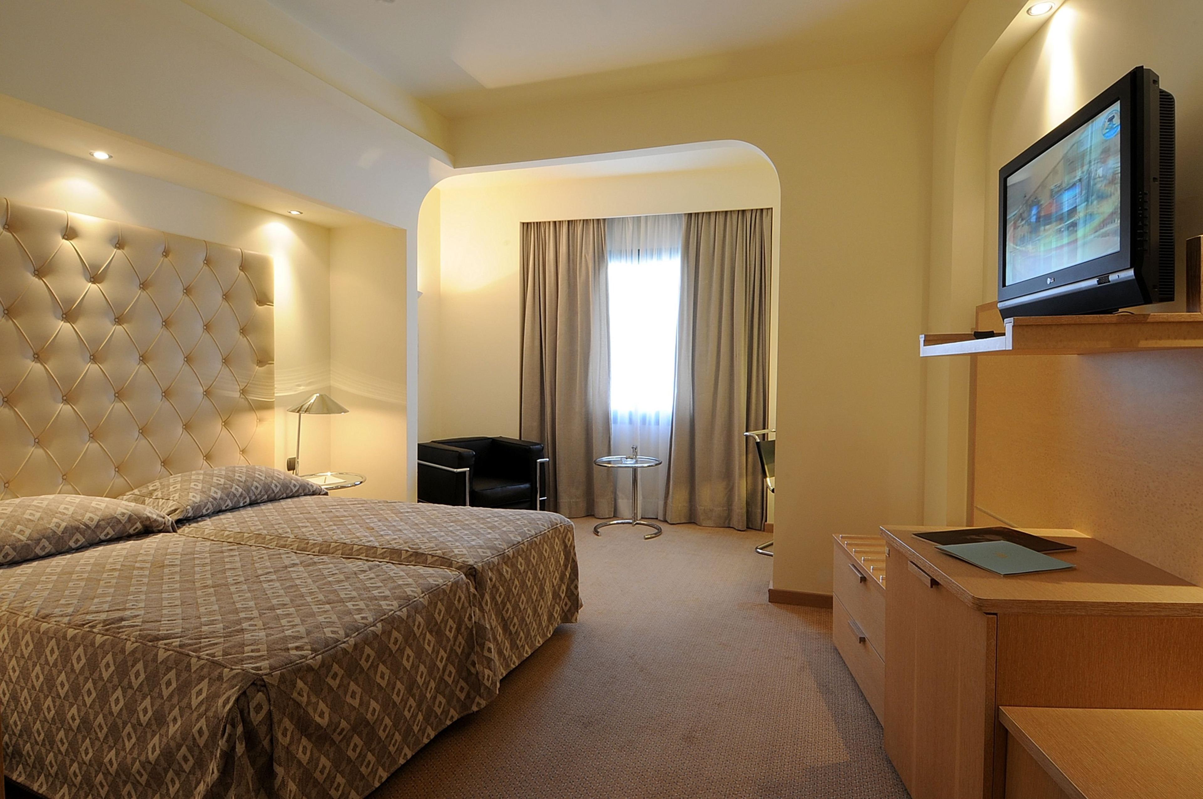 CLUB HOTEL LOUTRAKI