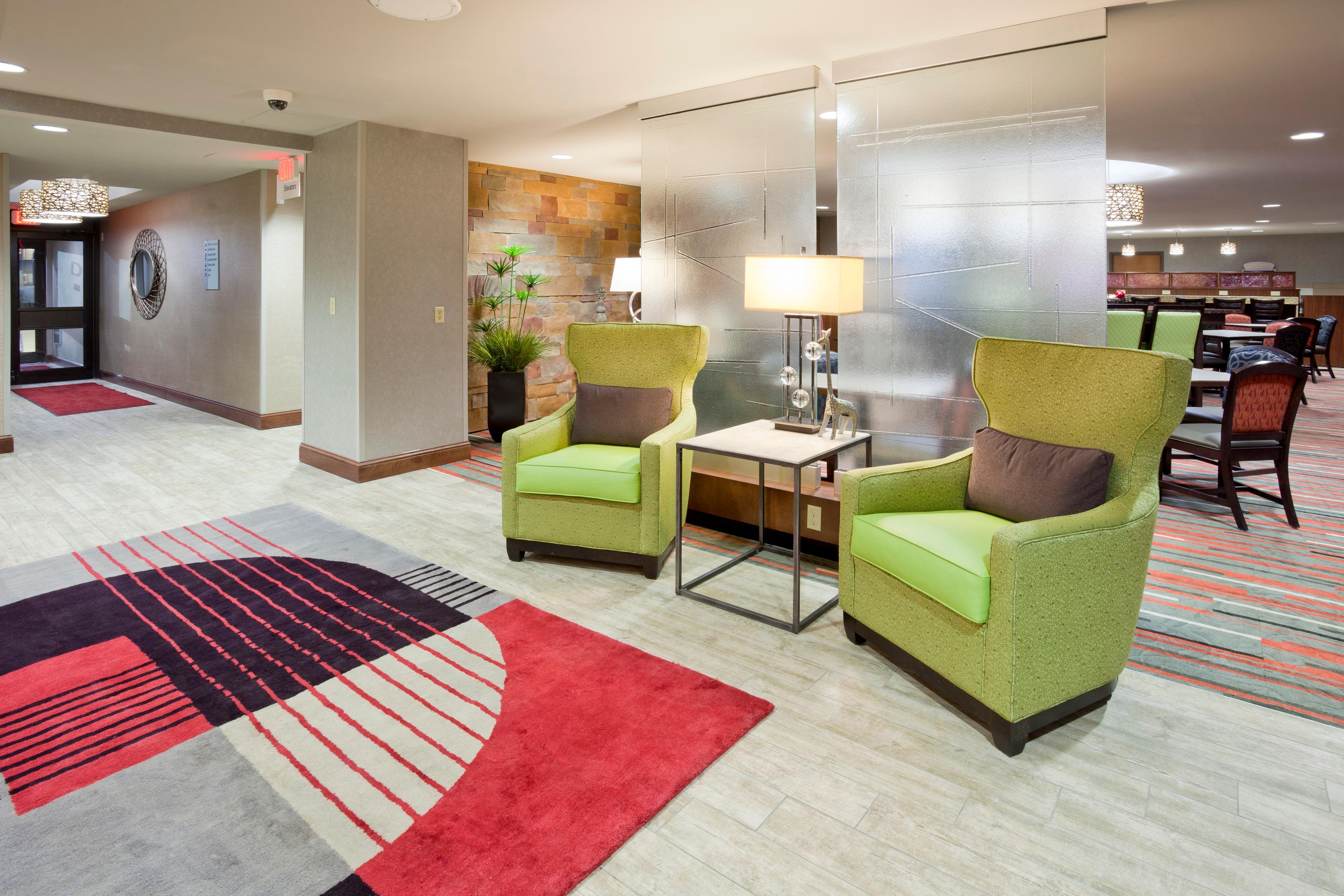 HOLIDAY INN EXP STES BLOOMINGTO BY