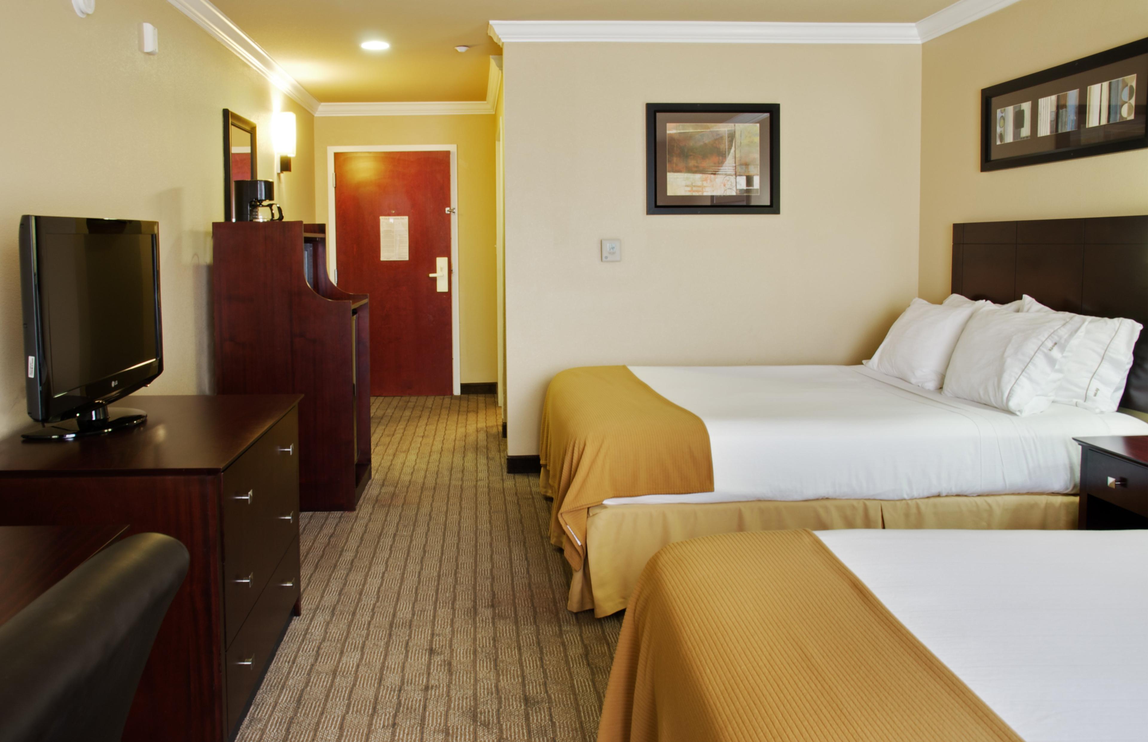 HOLIDAY INN EXP STES NATCHITOC BY I