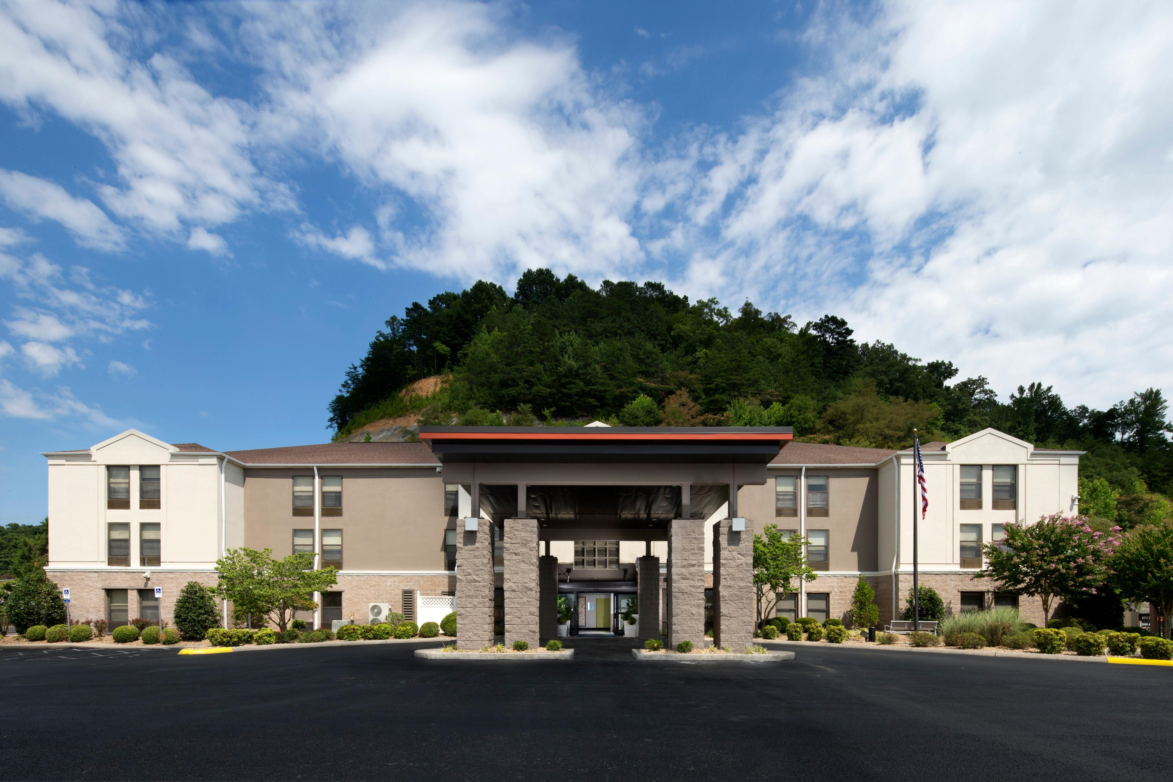 HOLIDAY INN EXP MIDDLESBORO BY IHG