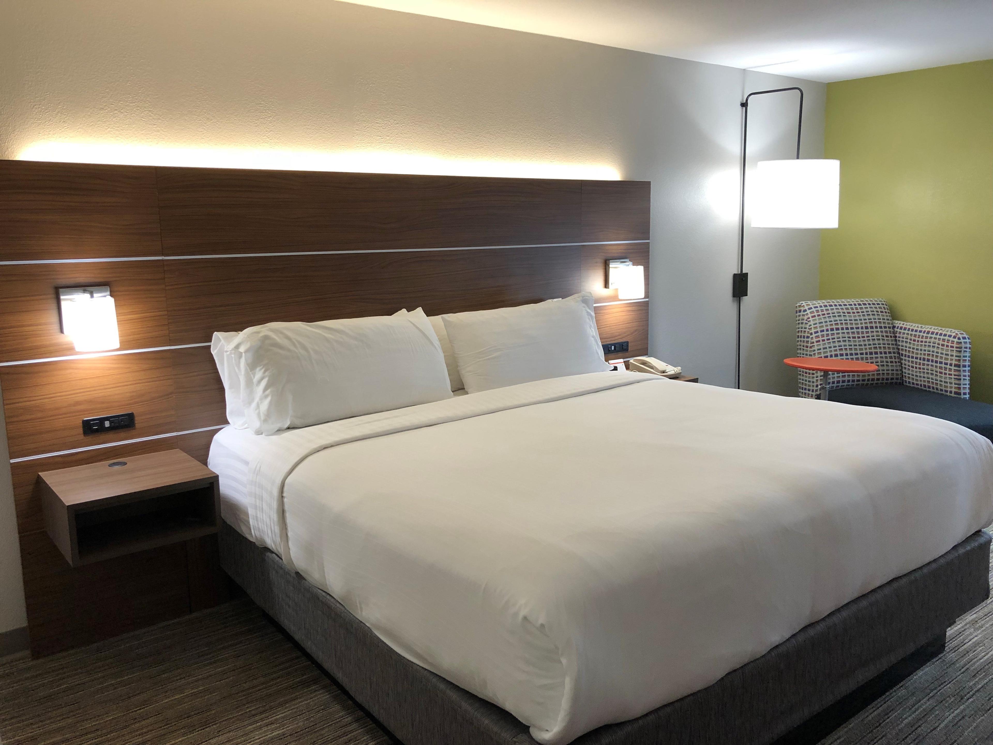 HOLIDAY INN-EXP STONE MOUNTAIN BY I