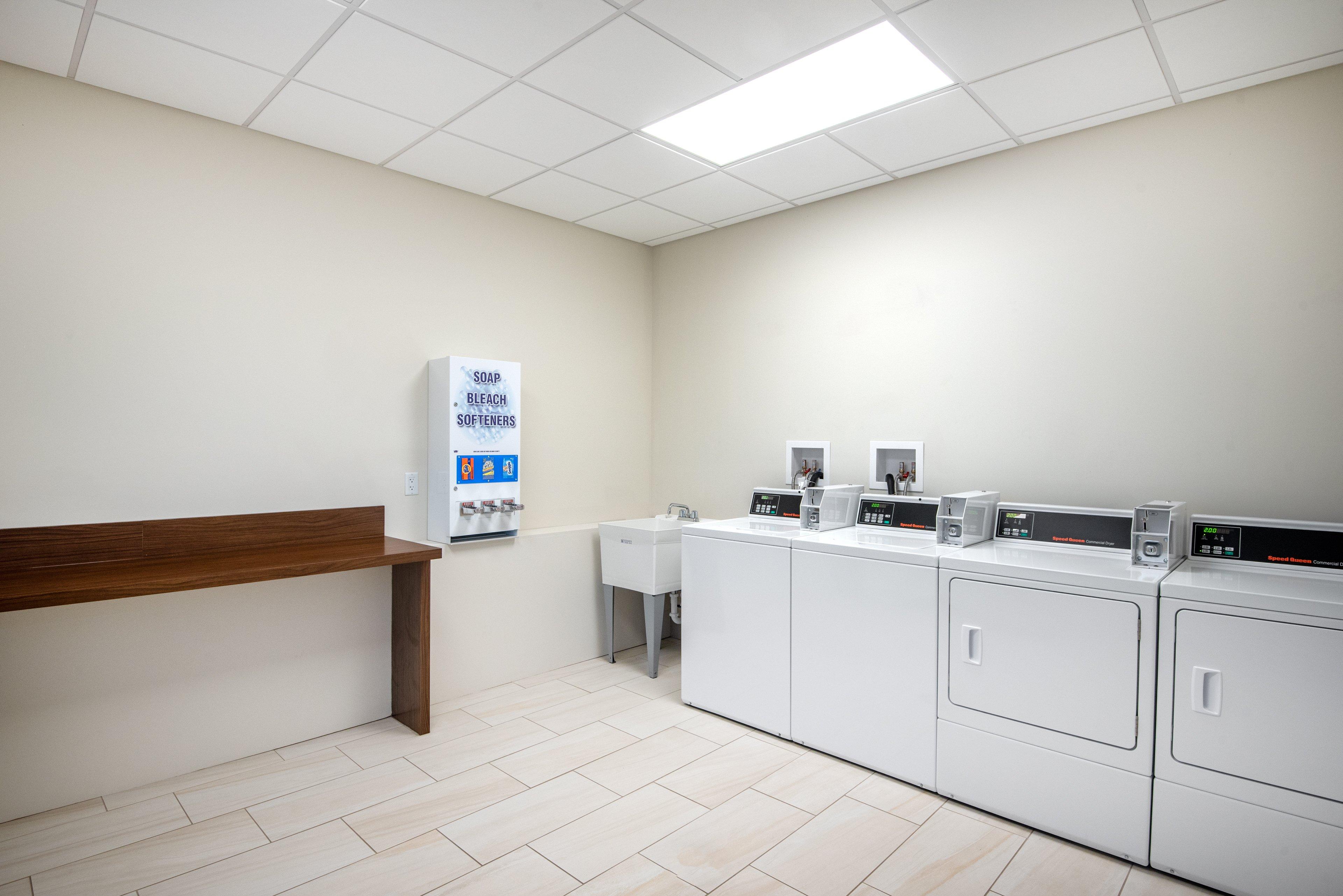 HOLIDAY INN EXP STES PUNTA GORDA BY