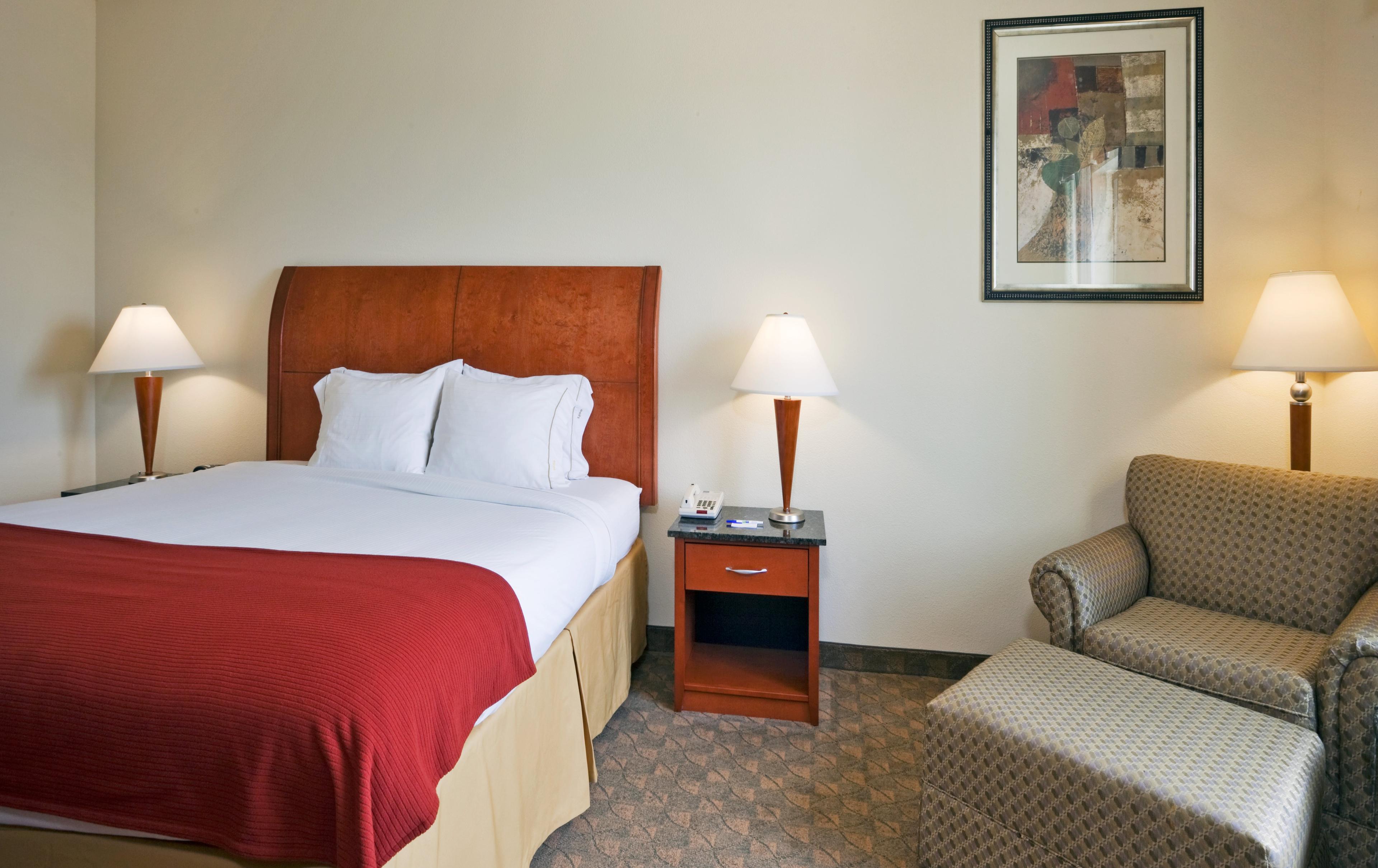HOLIDAY INN EXP STE FAIRFIELD BY IH