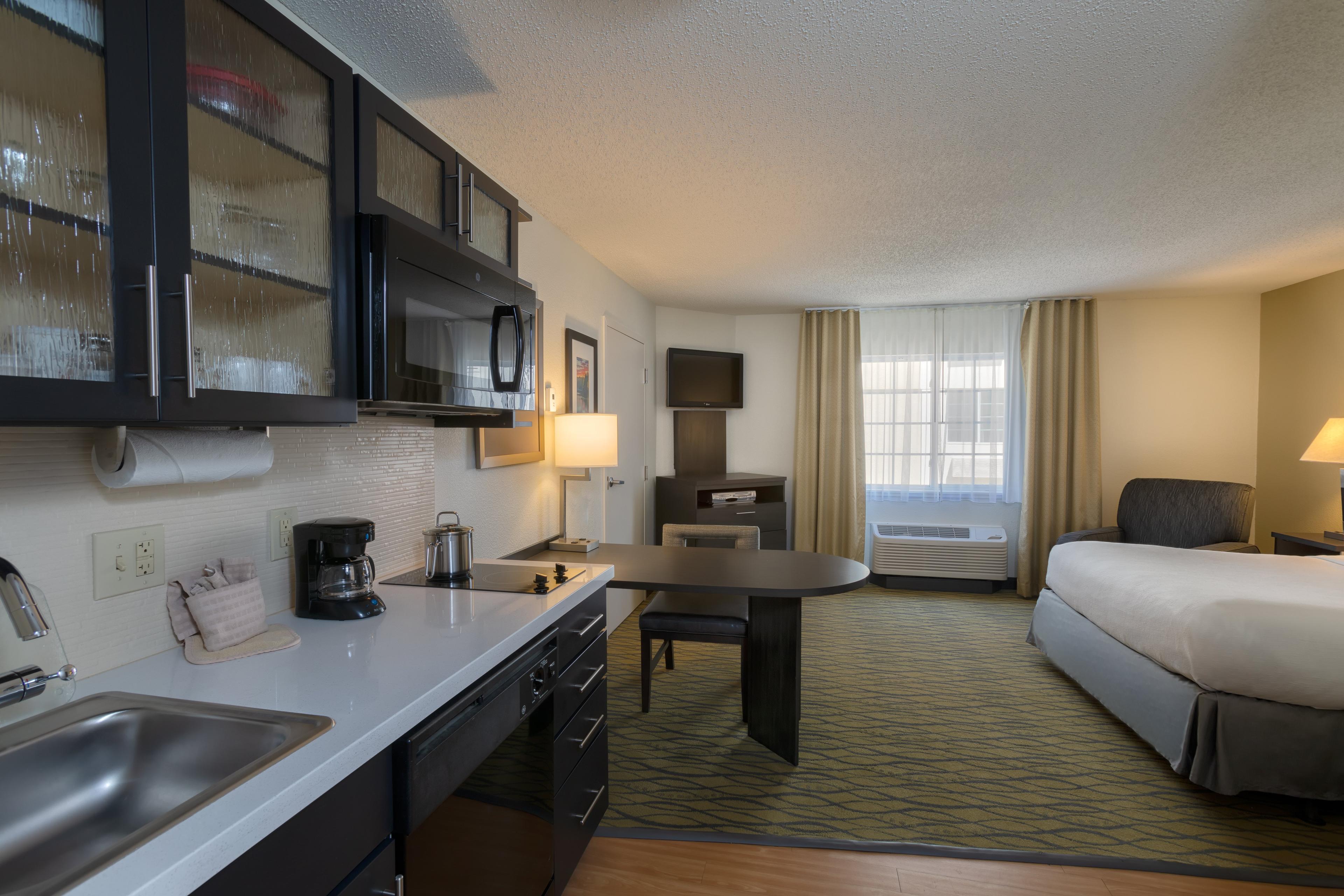 CANDLEWOOD SUITES ROGERS BENT BY IH