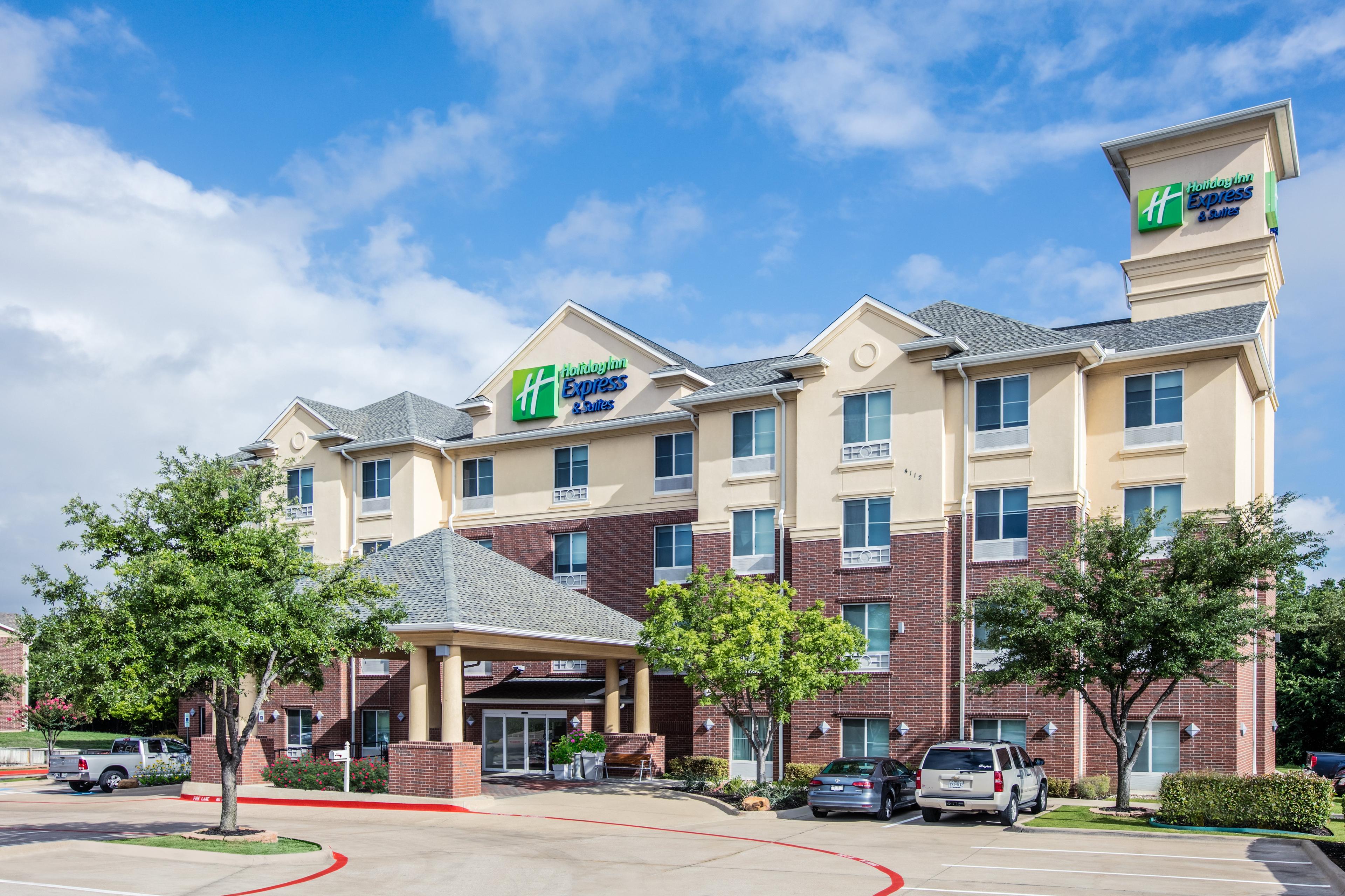 HOLIDAY INN EXP STES GRND PRAI BY I