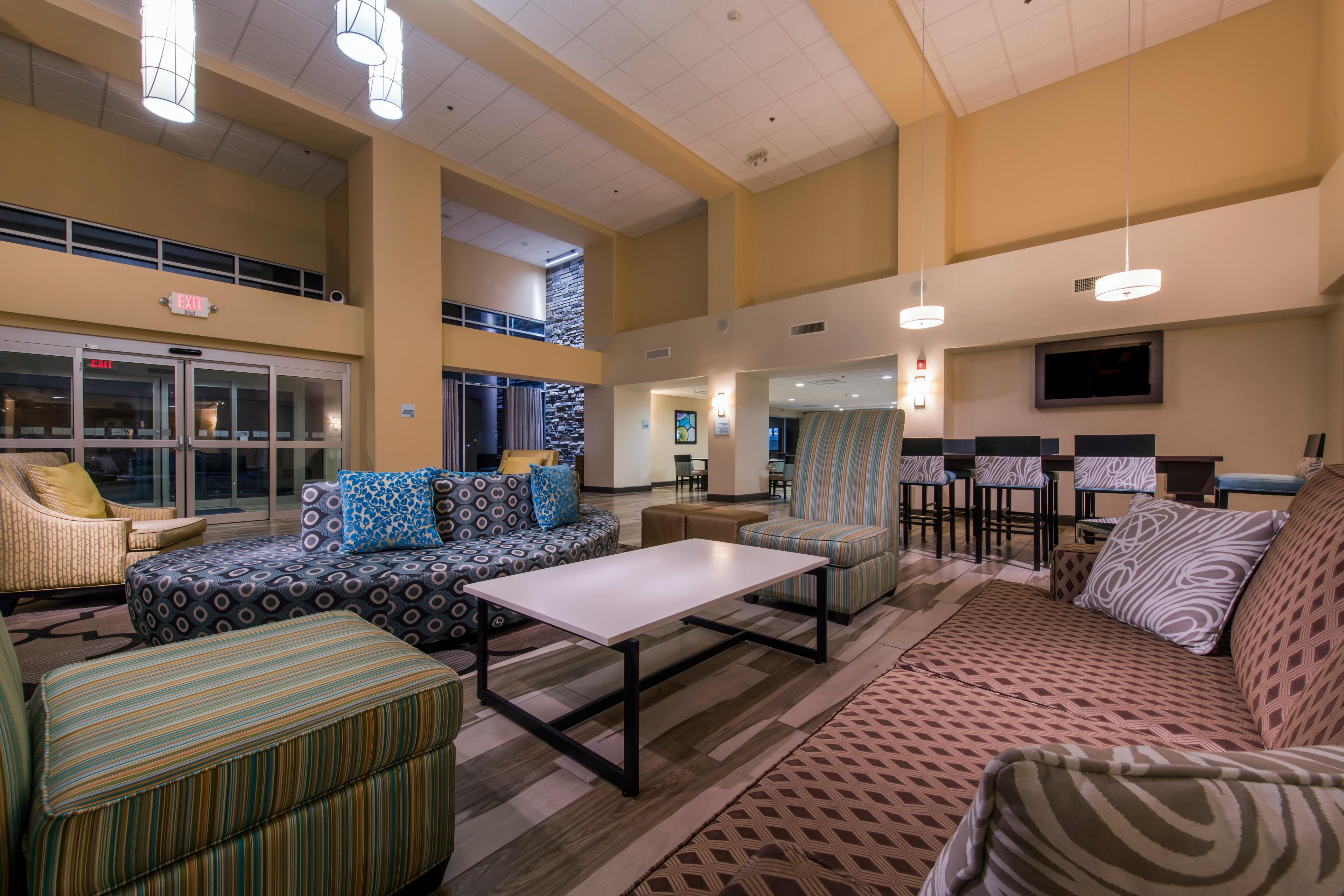 HOLIDAY INN EXP STES CENTRAL BY IHG