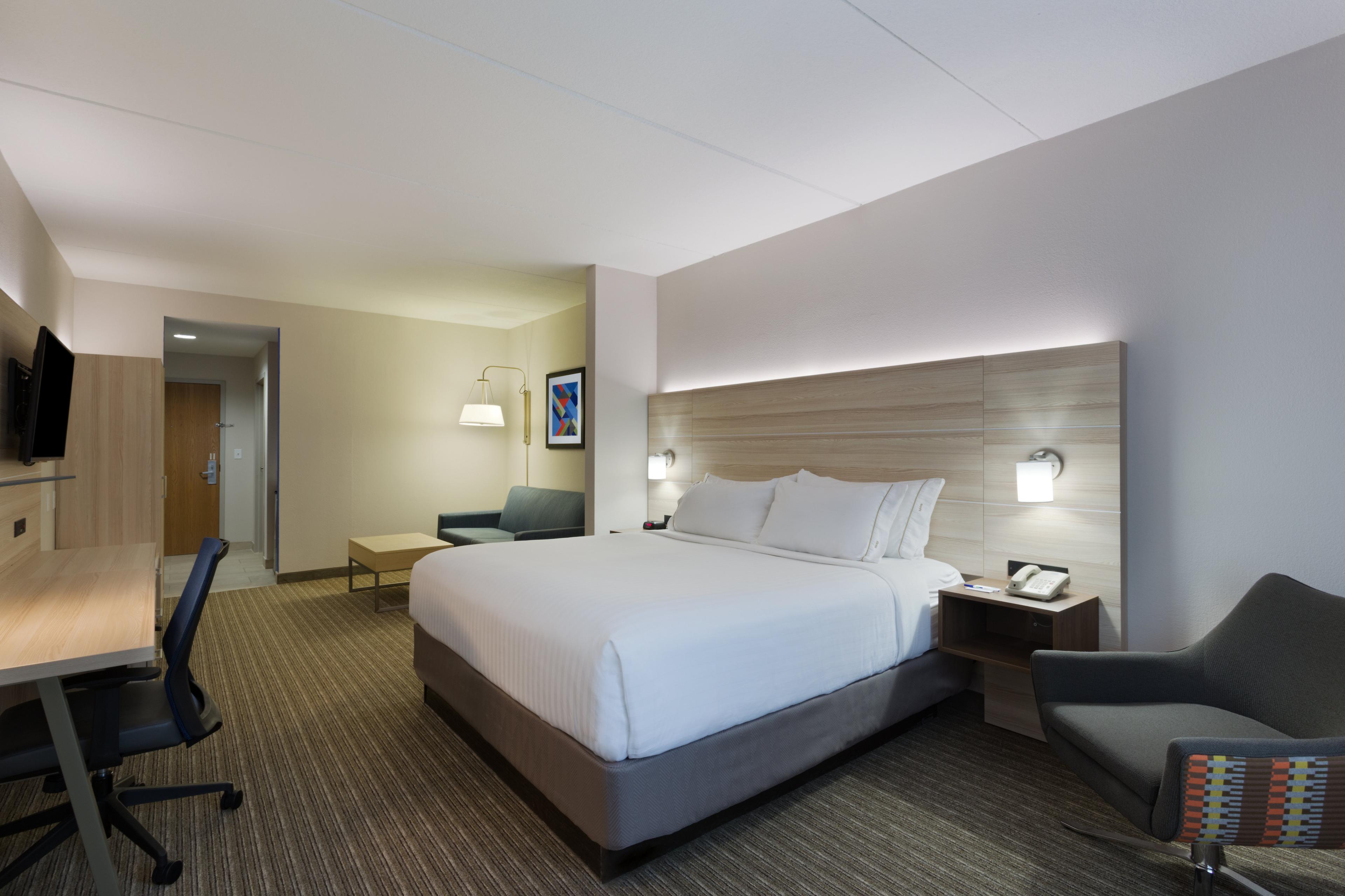 HOLIDAY INN EXPRESS TAVARES BY IHG