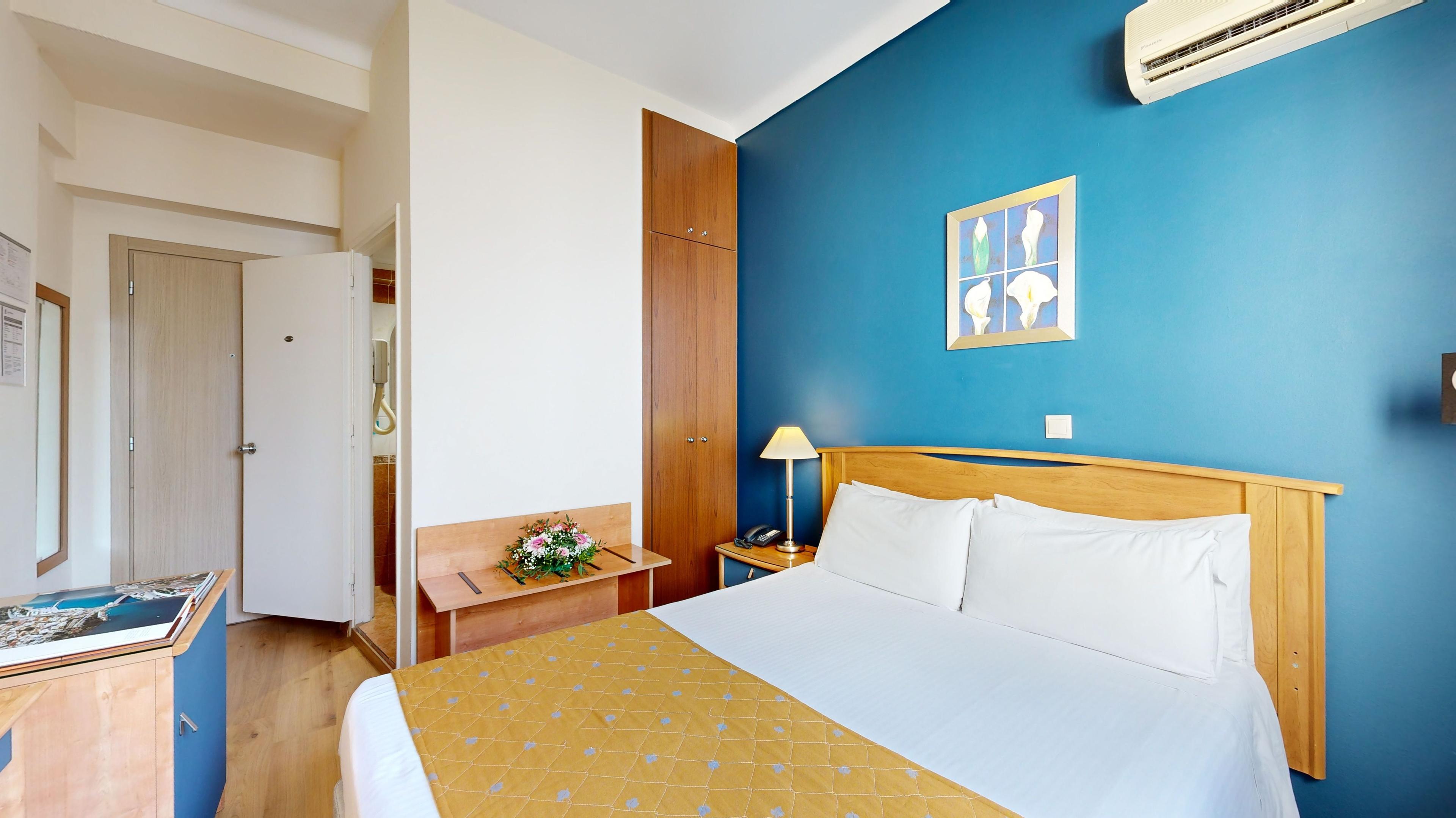 LUCY HOTEL