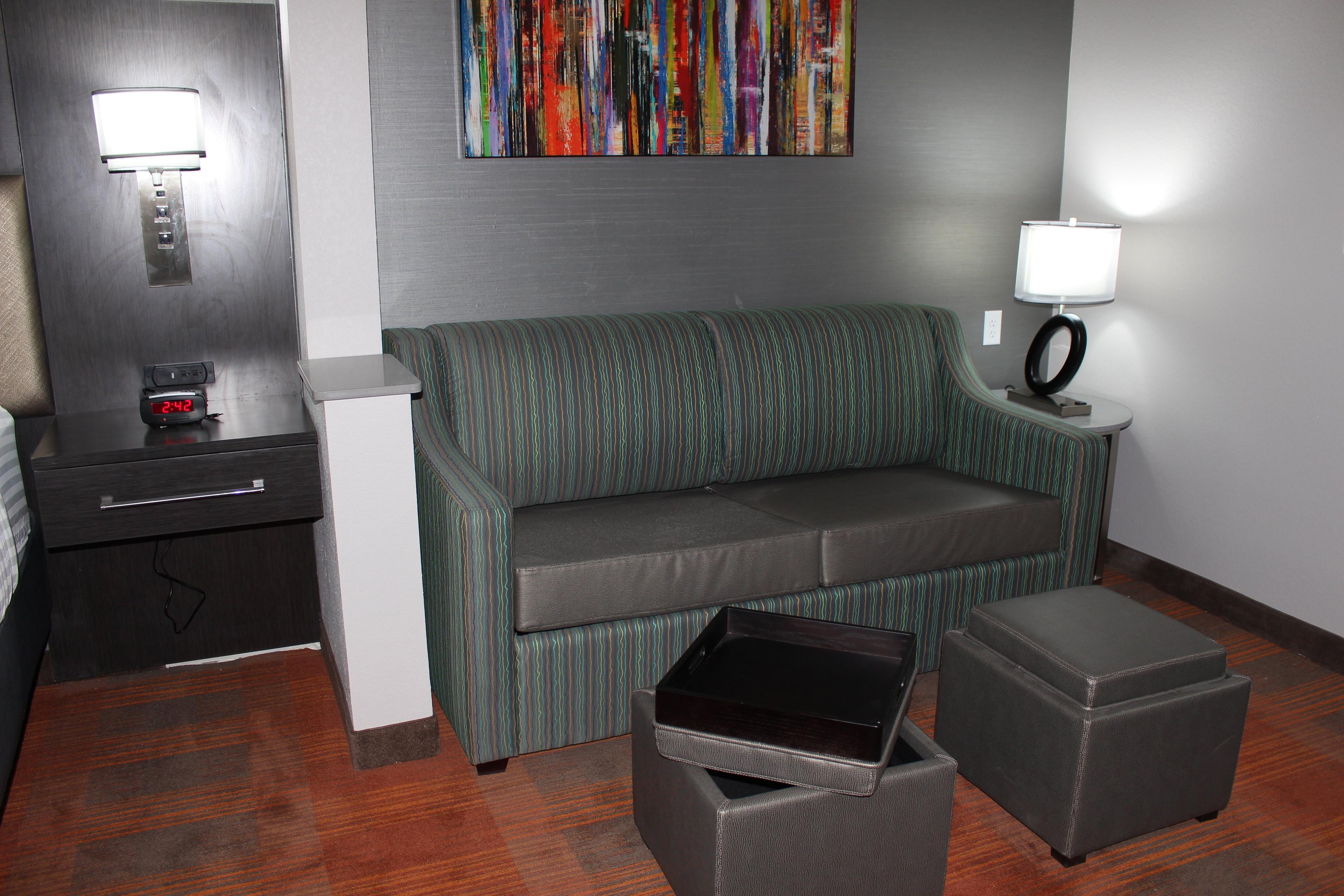 HOLIDAY INN EXP STES SHAWNEE BY IHG