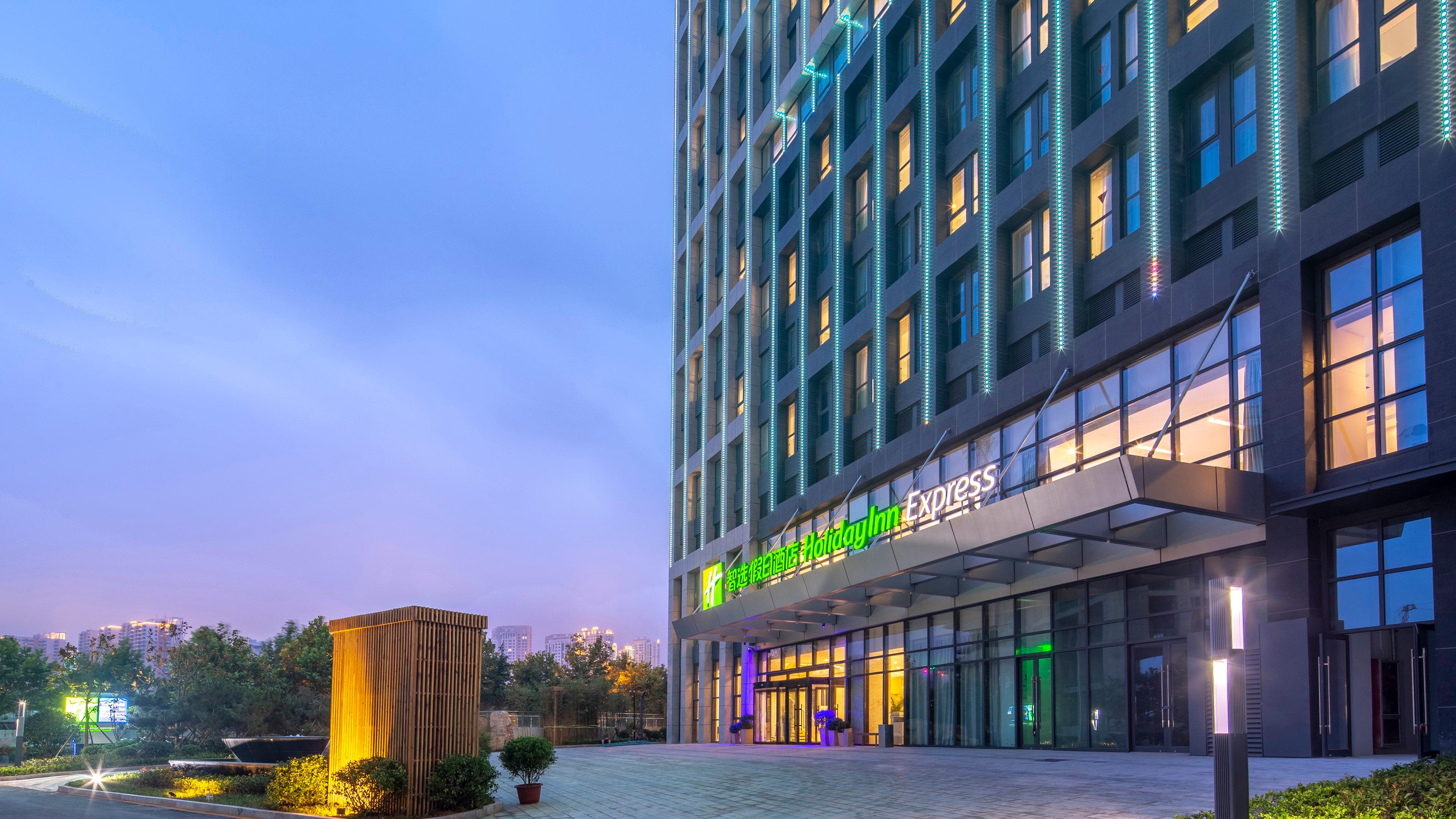 HOLIDAY INN EXP WEST COAST BY IHG
