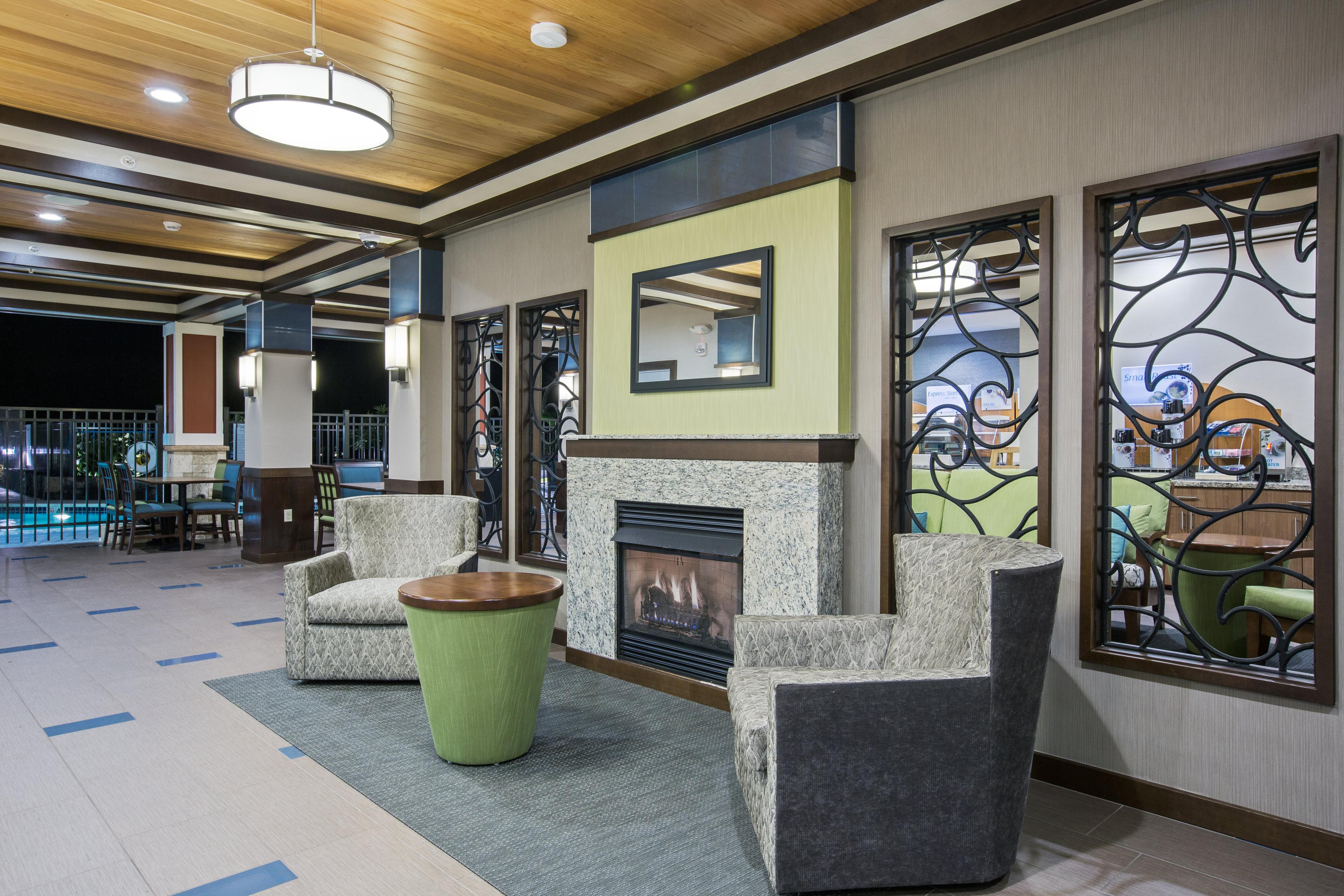 HOLIDAY INN EXP STES KAILU KONA BY