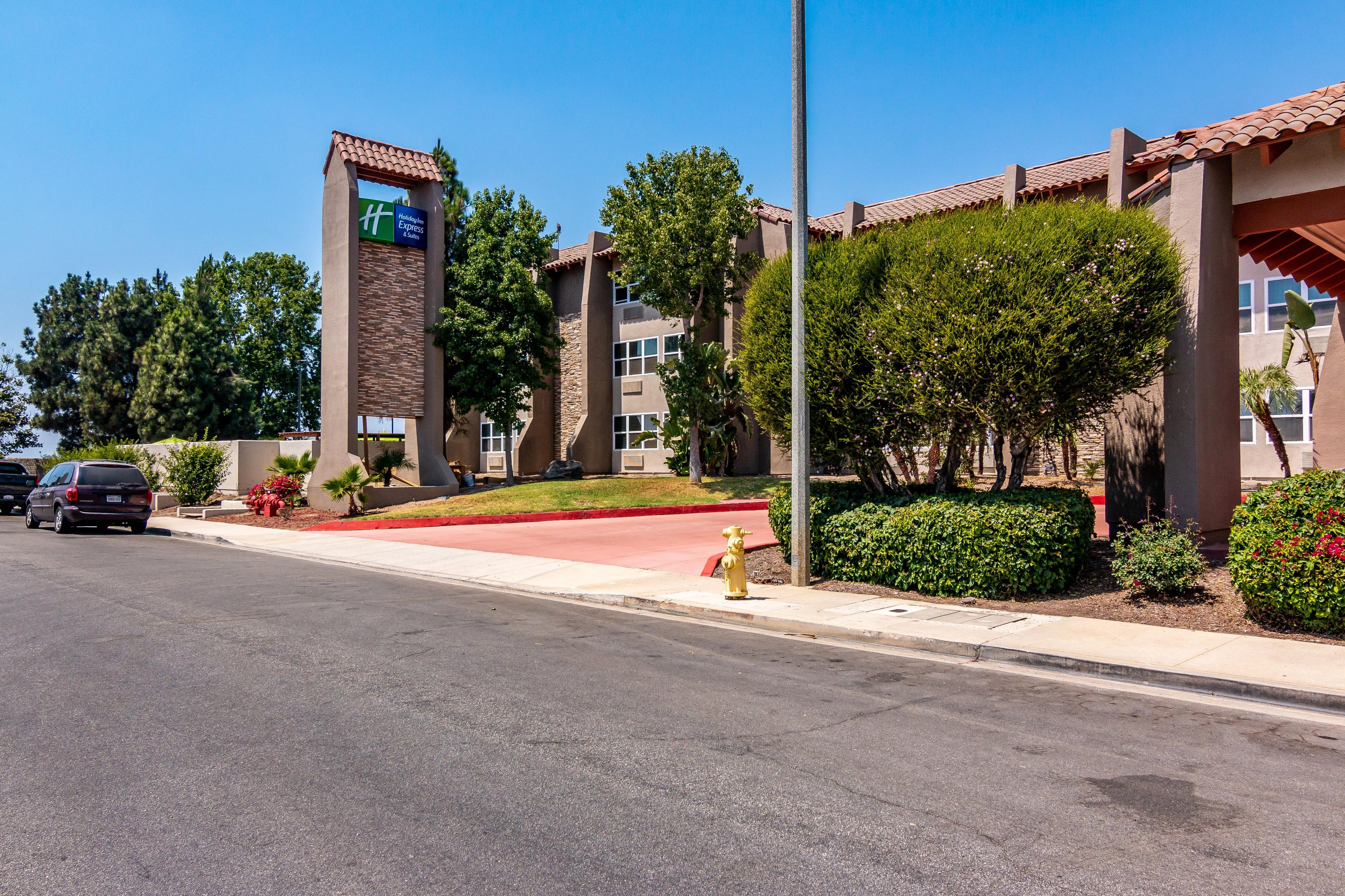 HOLIDAY INN EXP CAMARILLO BY IHG