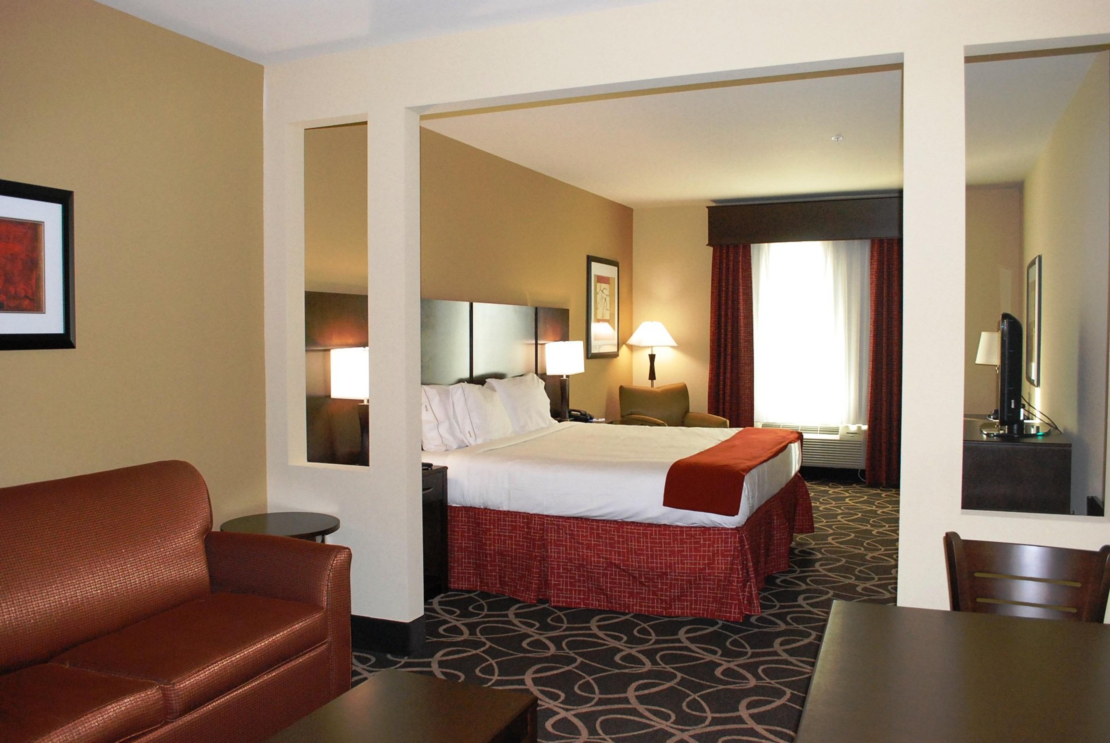 HOLIDAY INN EXP STES HOU PEARL BY I