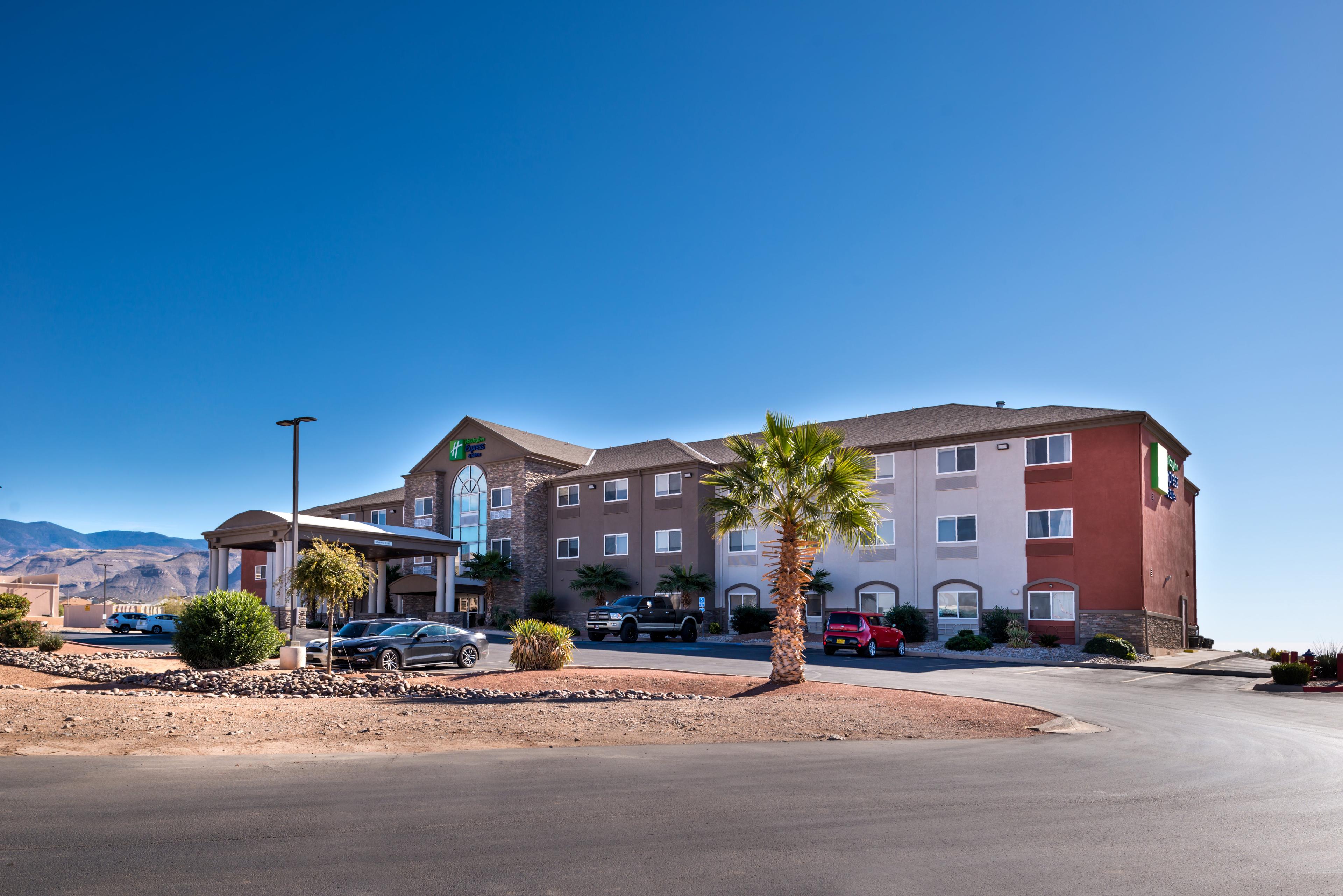 HOLIDAY INN EXP STES ALAMOGORD BY I