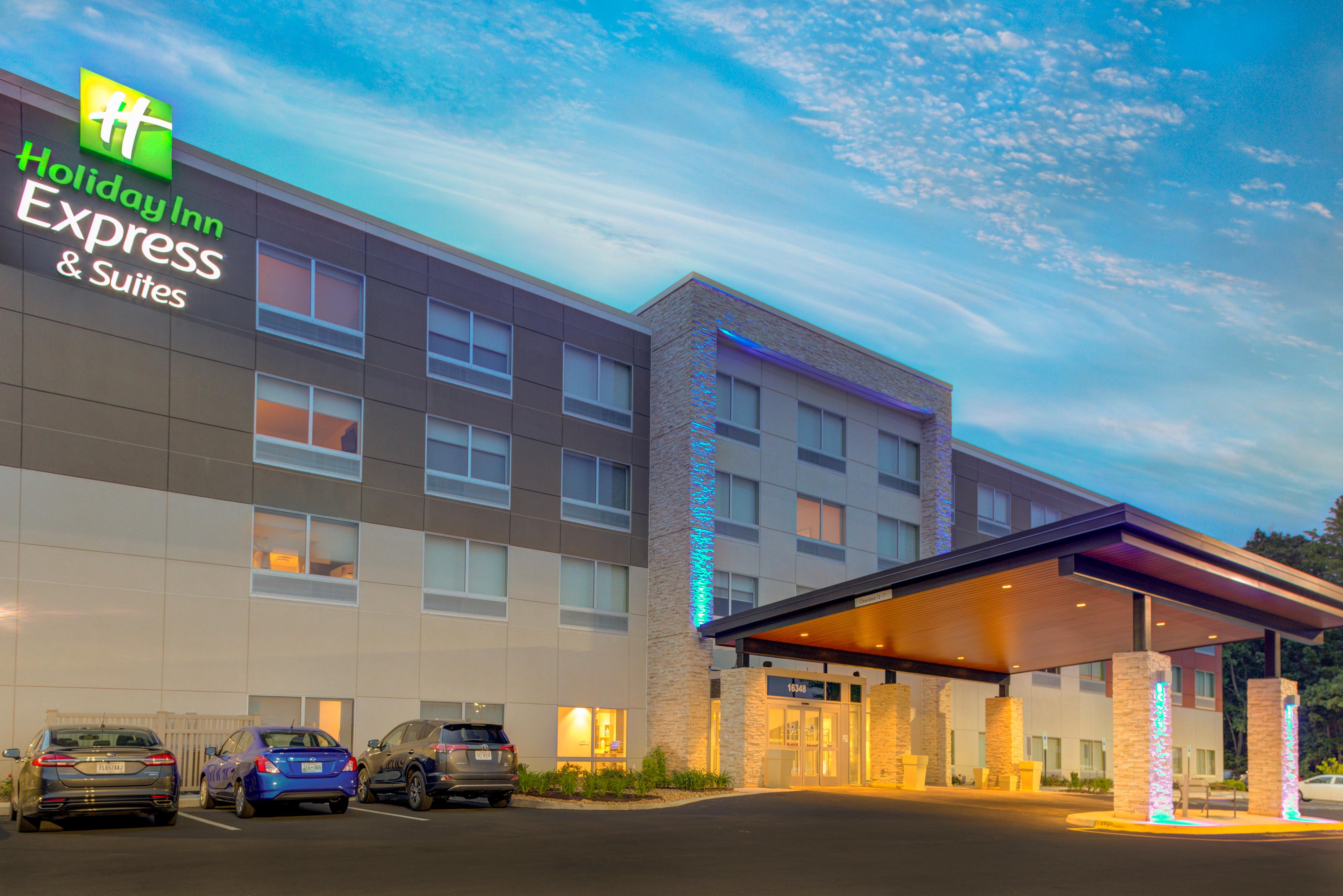 HOLIDAY INN EXP STES KING GEORGE BY
