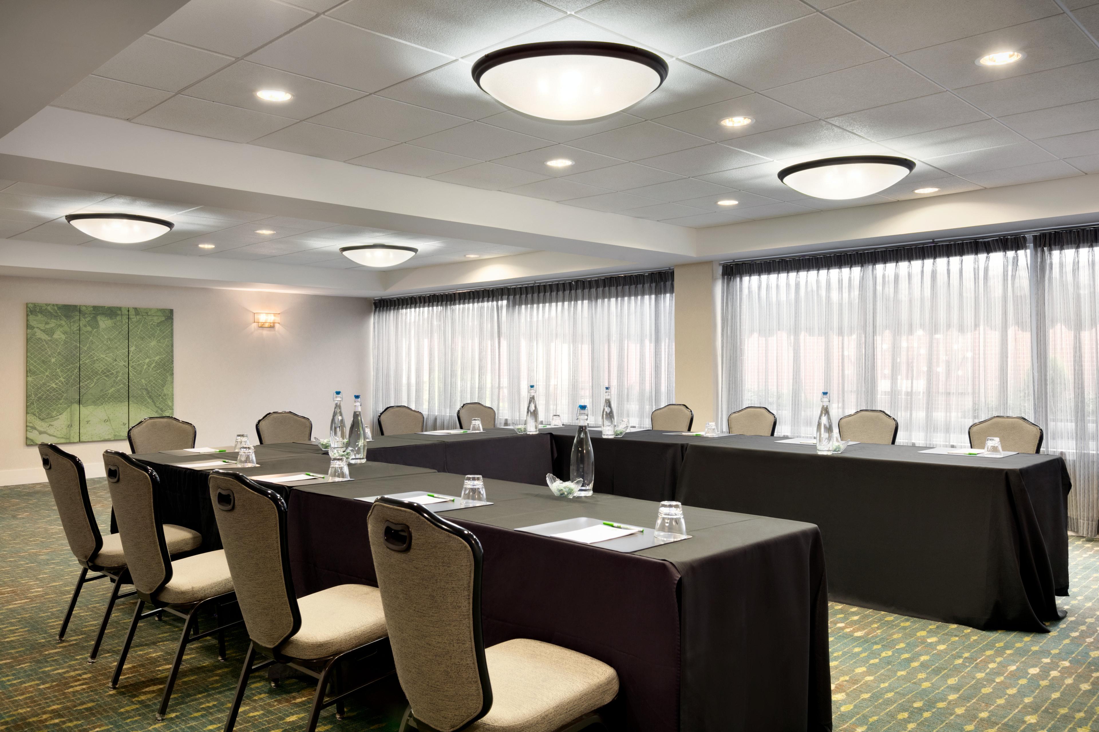 HOLIDAY INN DULLES INTL AIRPOR