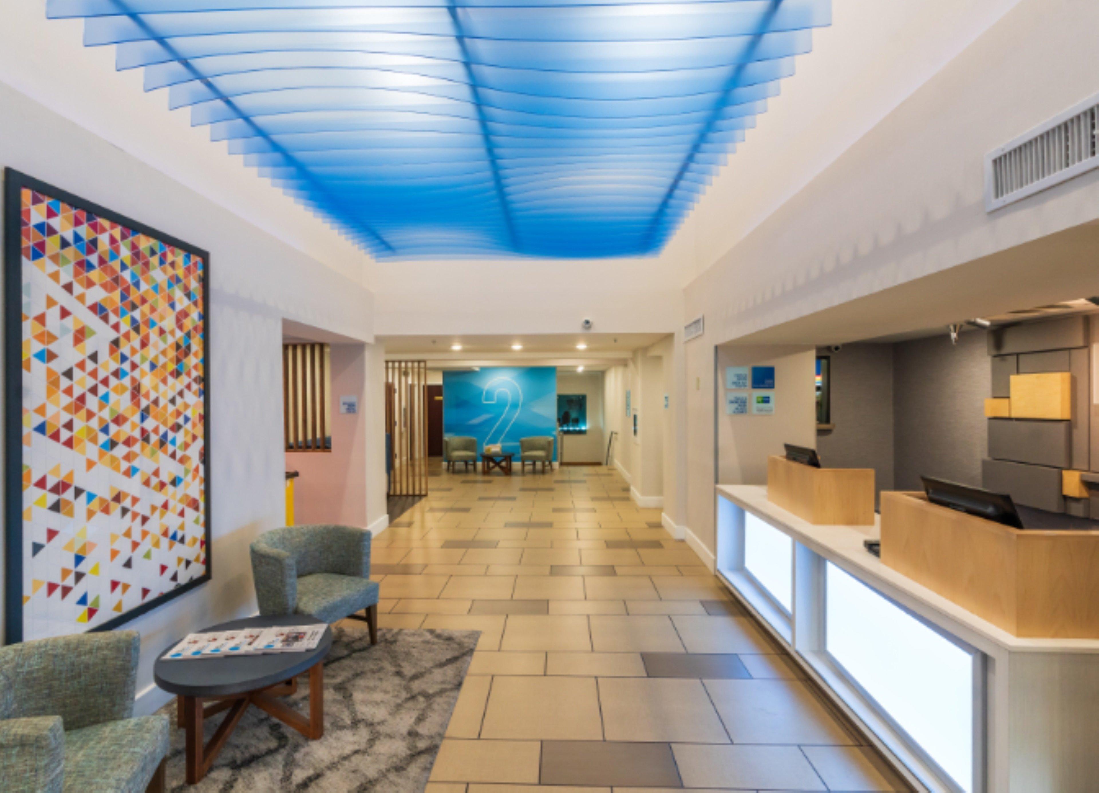 HOLIDAY INN EXP STES BRENTWOOD BY I