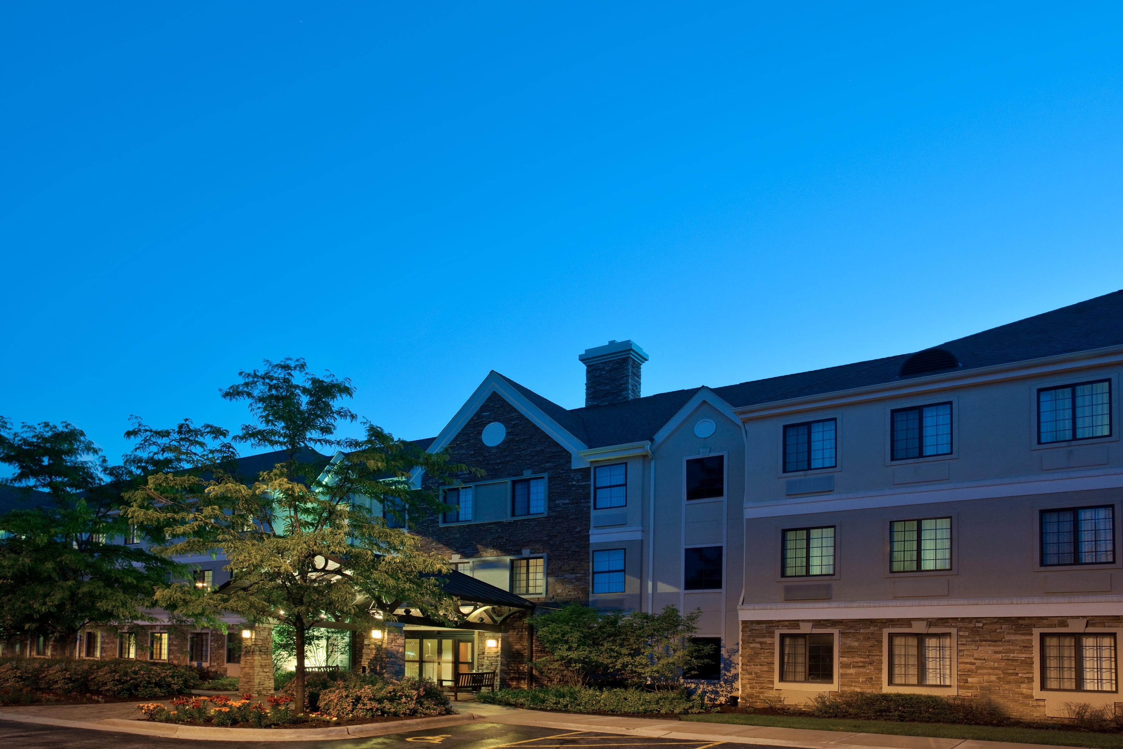 STAYBRIDGE SUITES LINCOLNSHIRE BY I