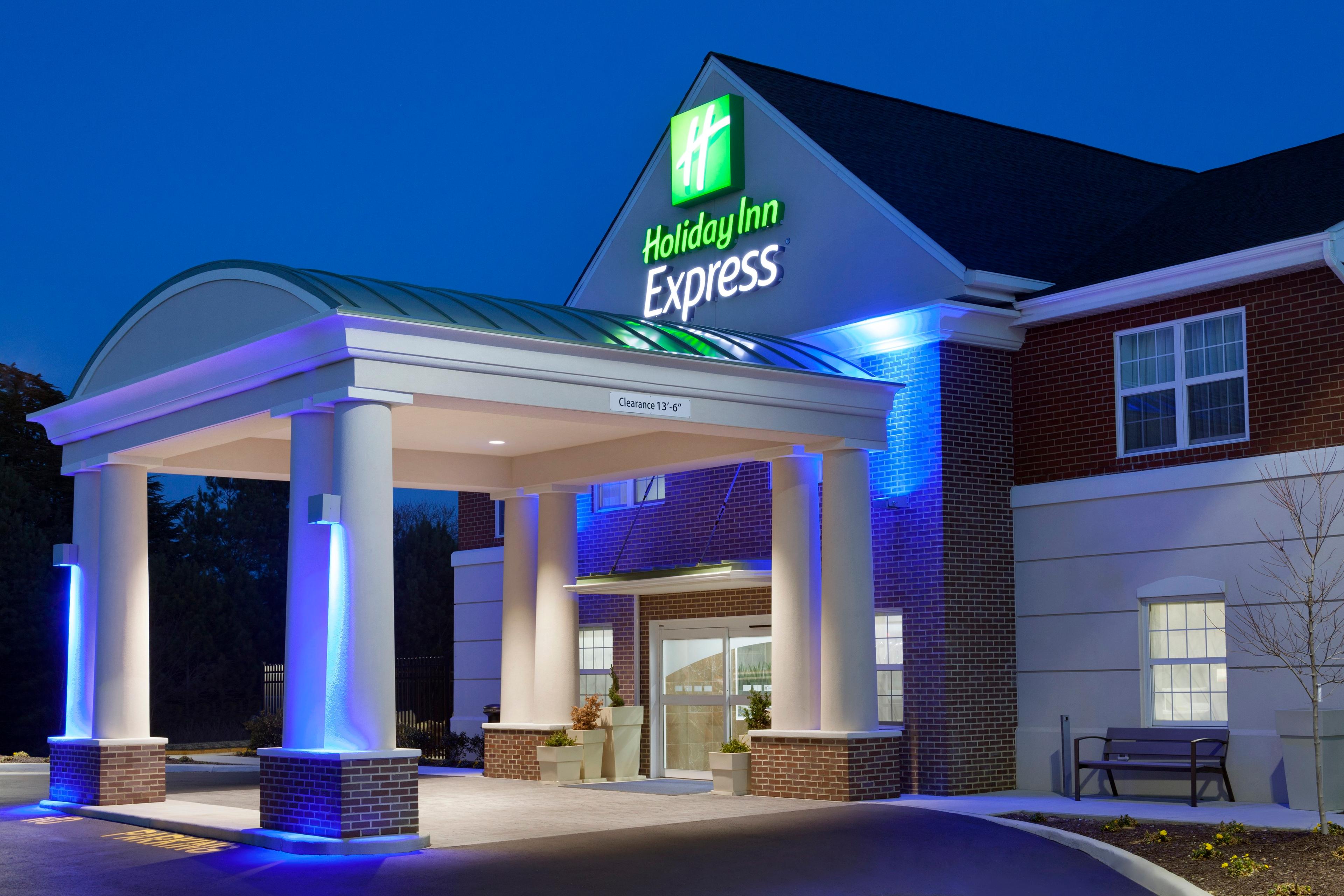HOLIDAY INN EXP WILLIAMSBURG N BY I