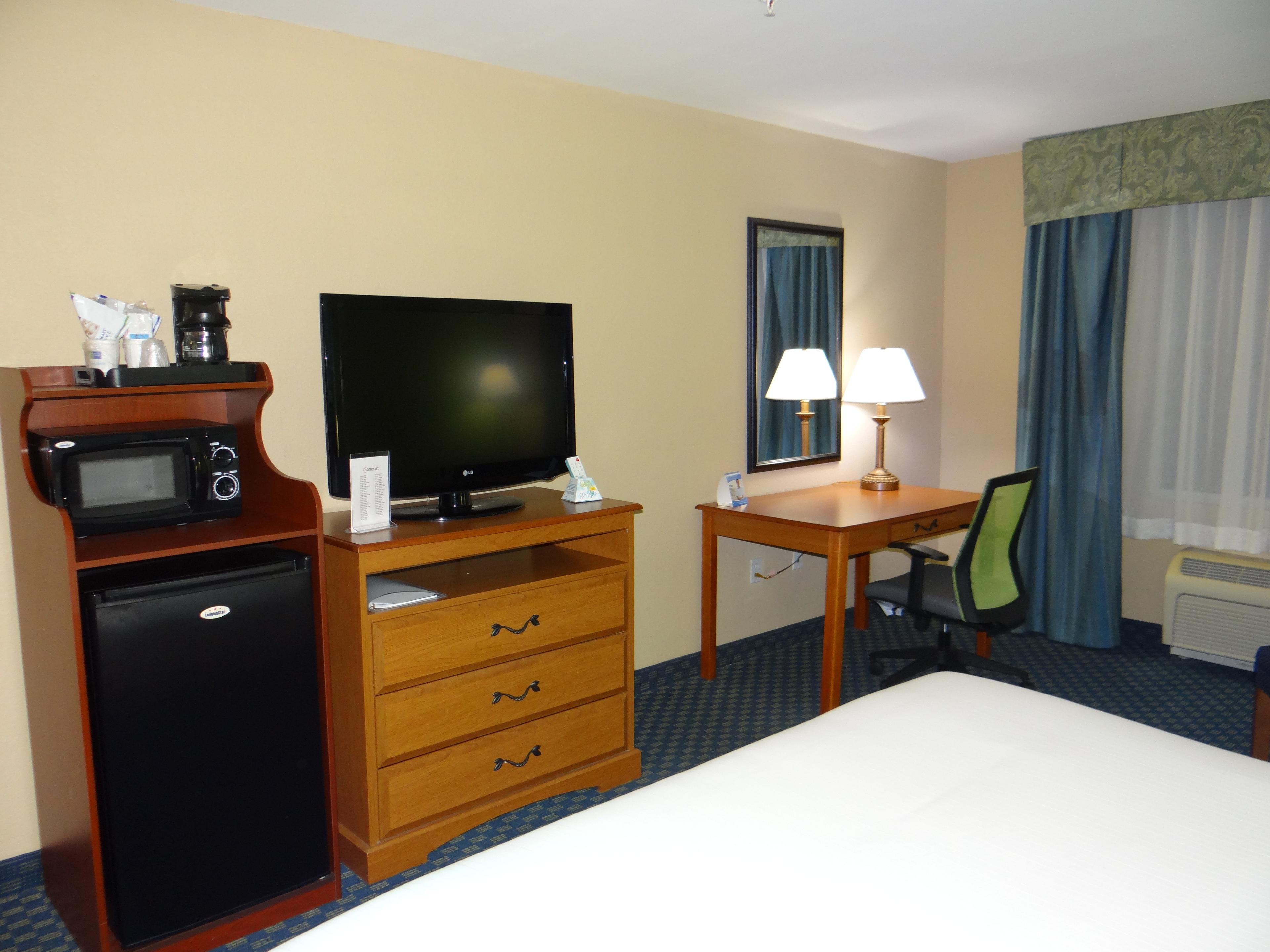 HOLIDAY INN EXP STES DELMAR BY IHG