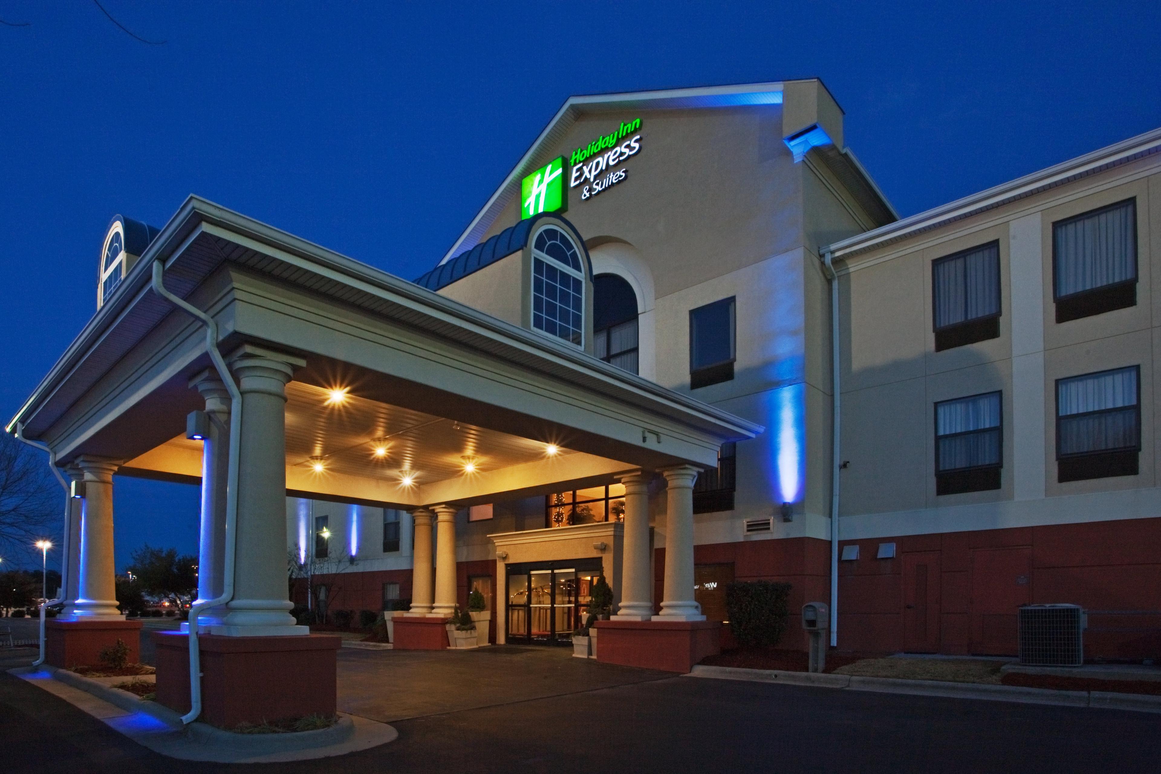 HOLIDAY INN EXPRESS SUITES BY IHG