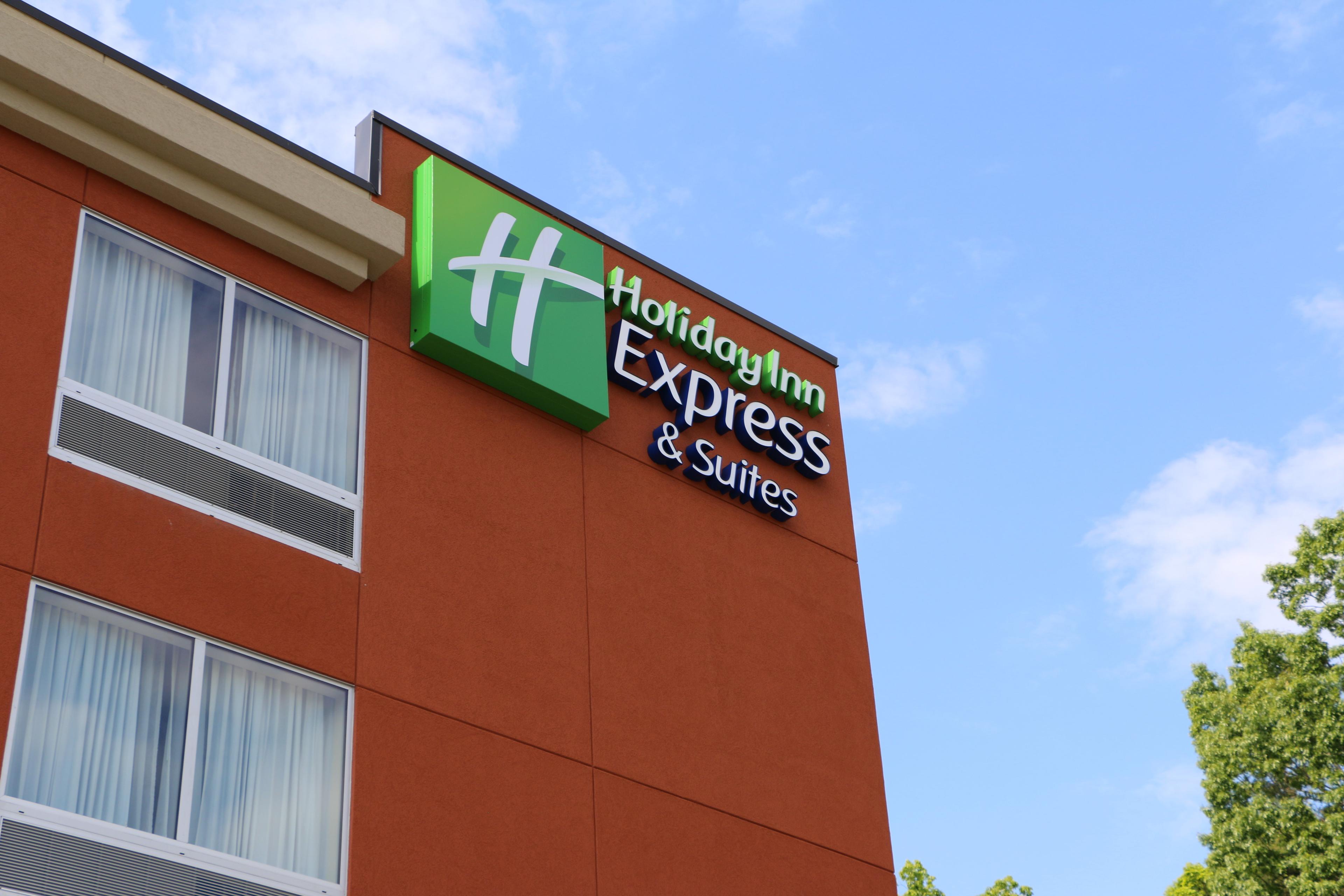 HOLIDAY INN EXP STES SE FLAT ROCK B