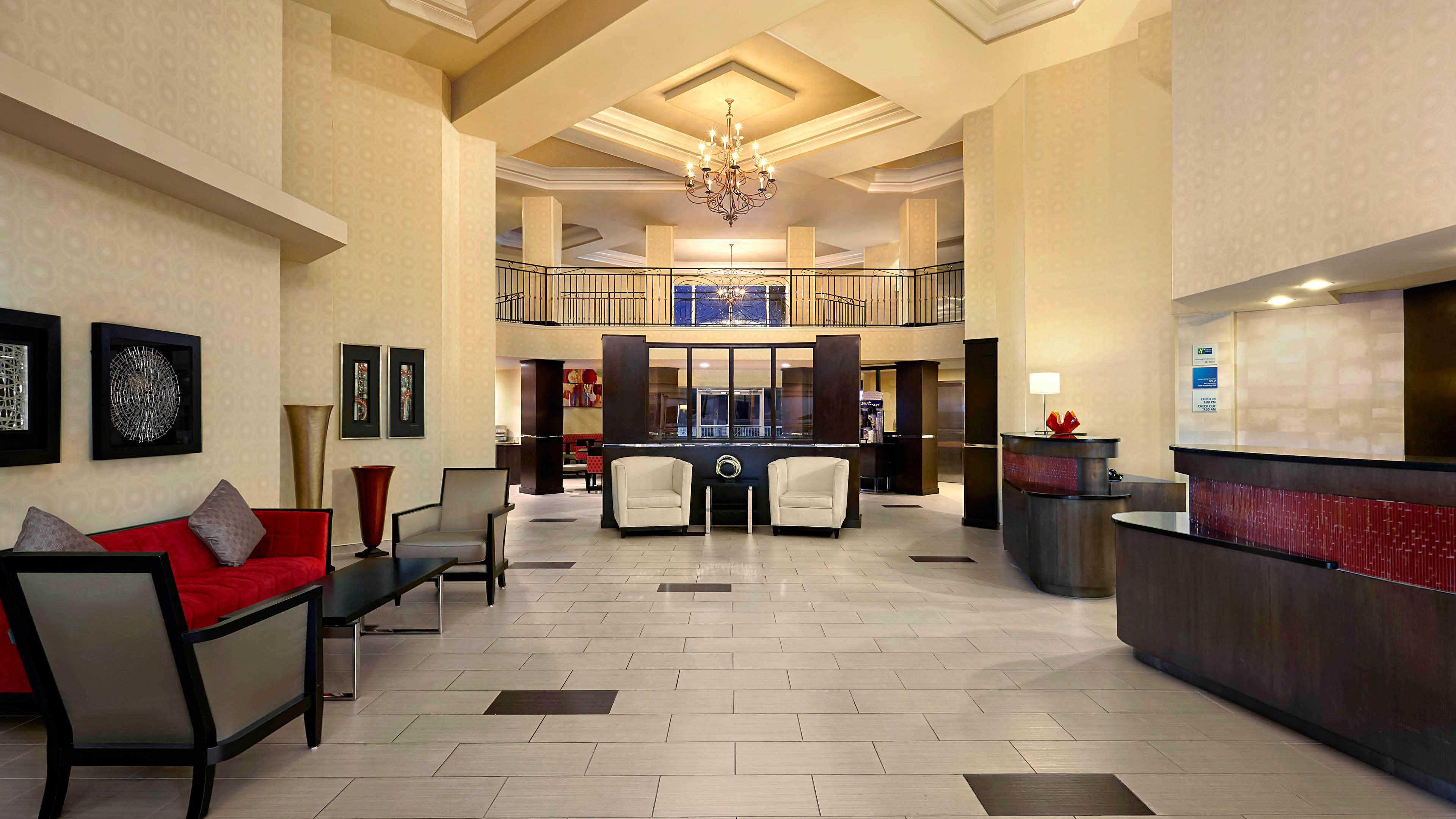 HOLIDAY INN EXP STES DWTN 5TH BY IH