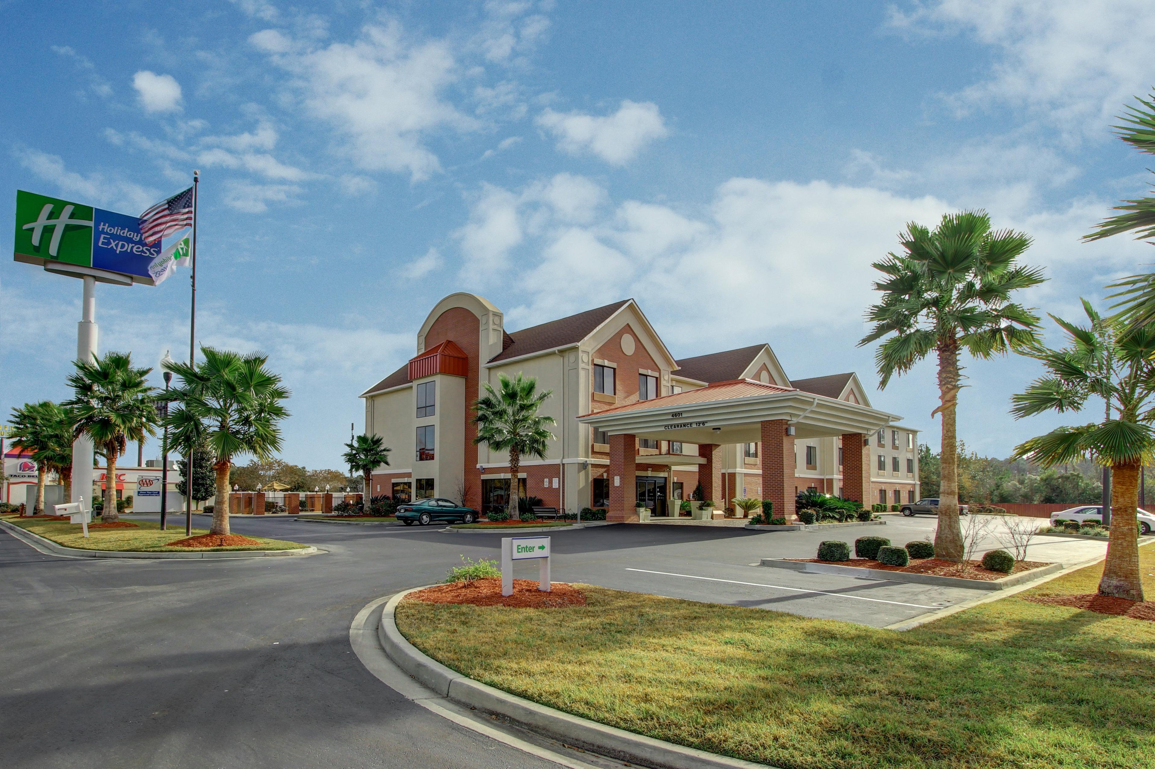 HOLIDAY INN EXP RICHMOND HILL