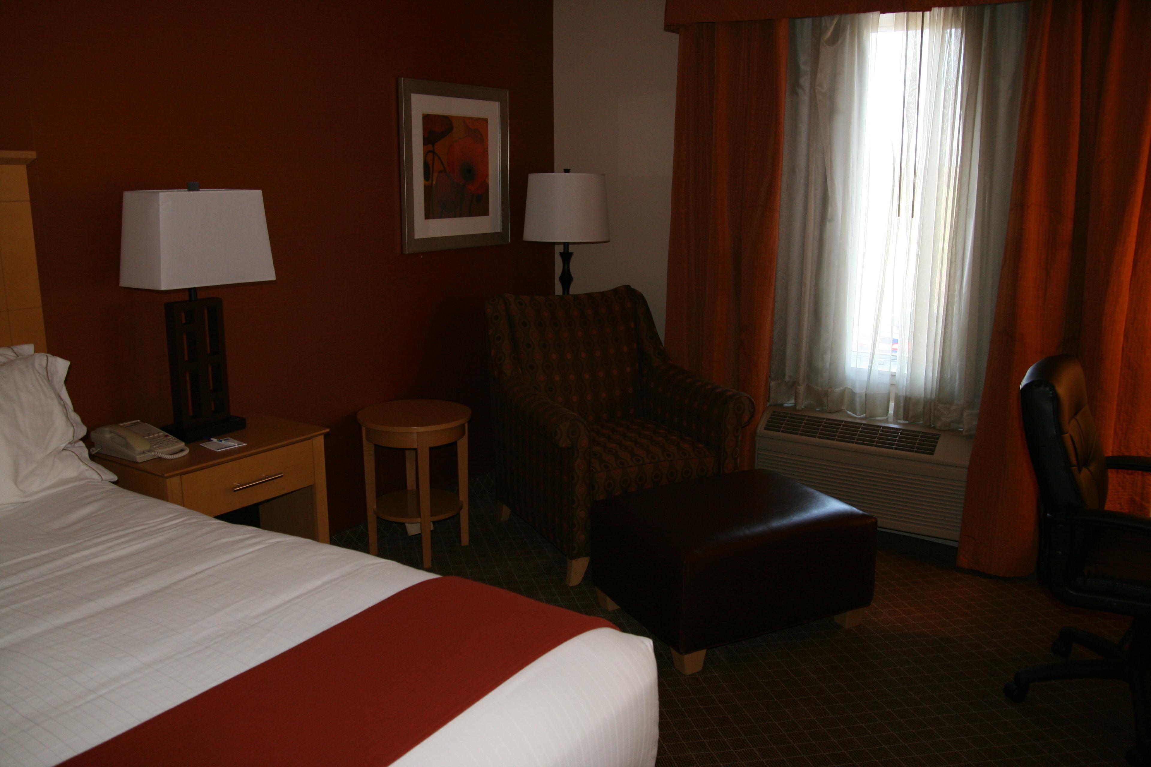 HOLIDAY INN EXP STOCKTON SE BY IHG