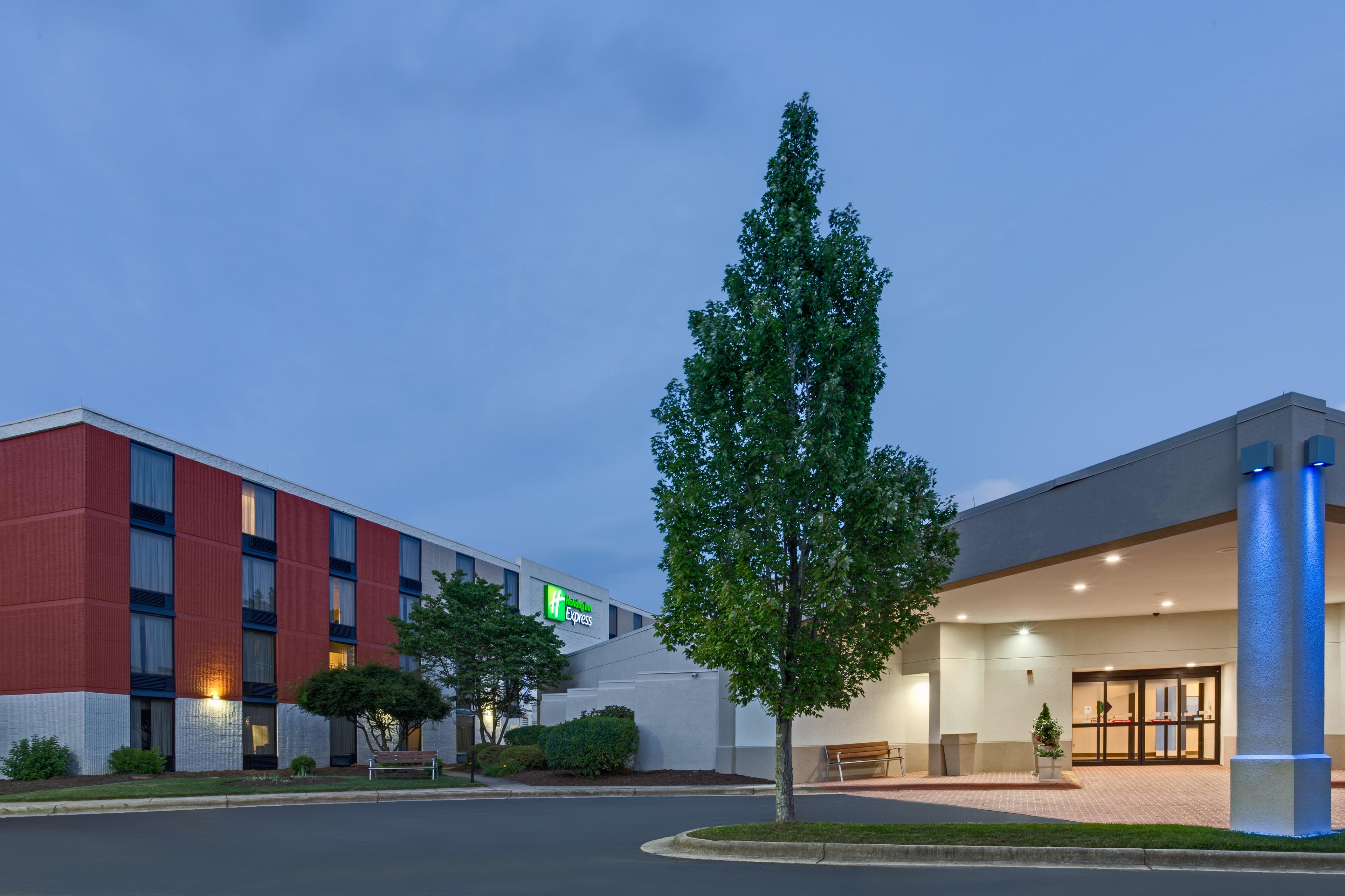 HOLIDAY INN EXPRESS WILKESBORO BY I