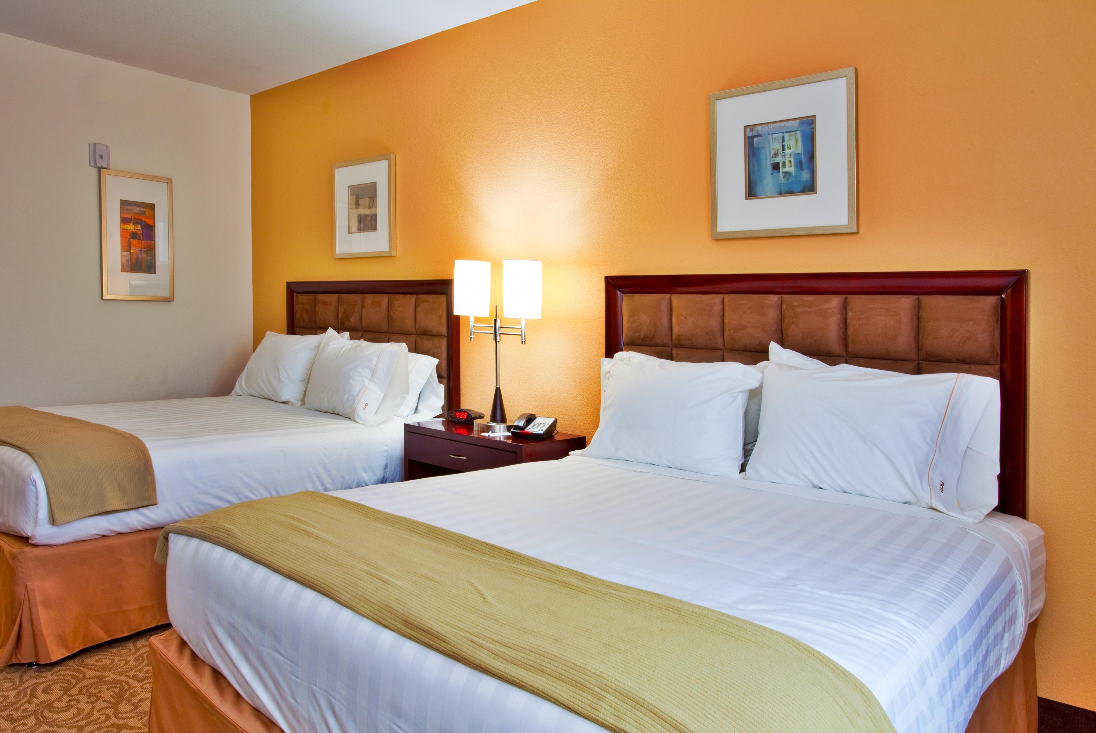 HOLIDAY INN EXP STES BROOKSVIL BY I