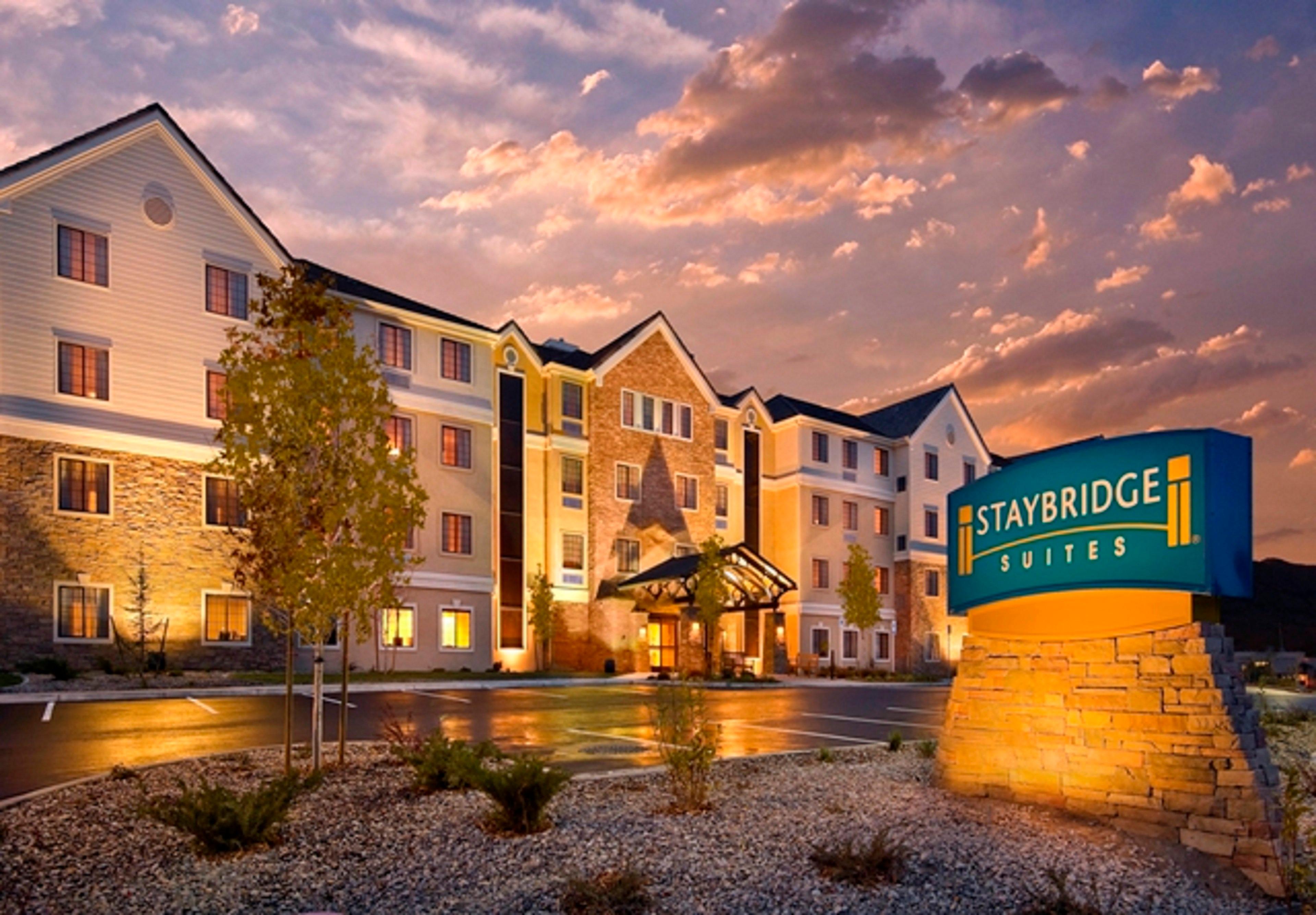 STAYBRIDGE STS COMMERCE DR NW BY IH