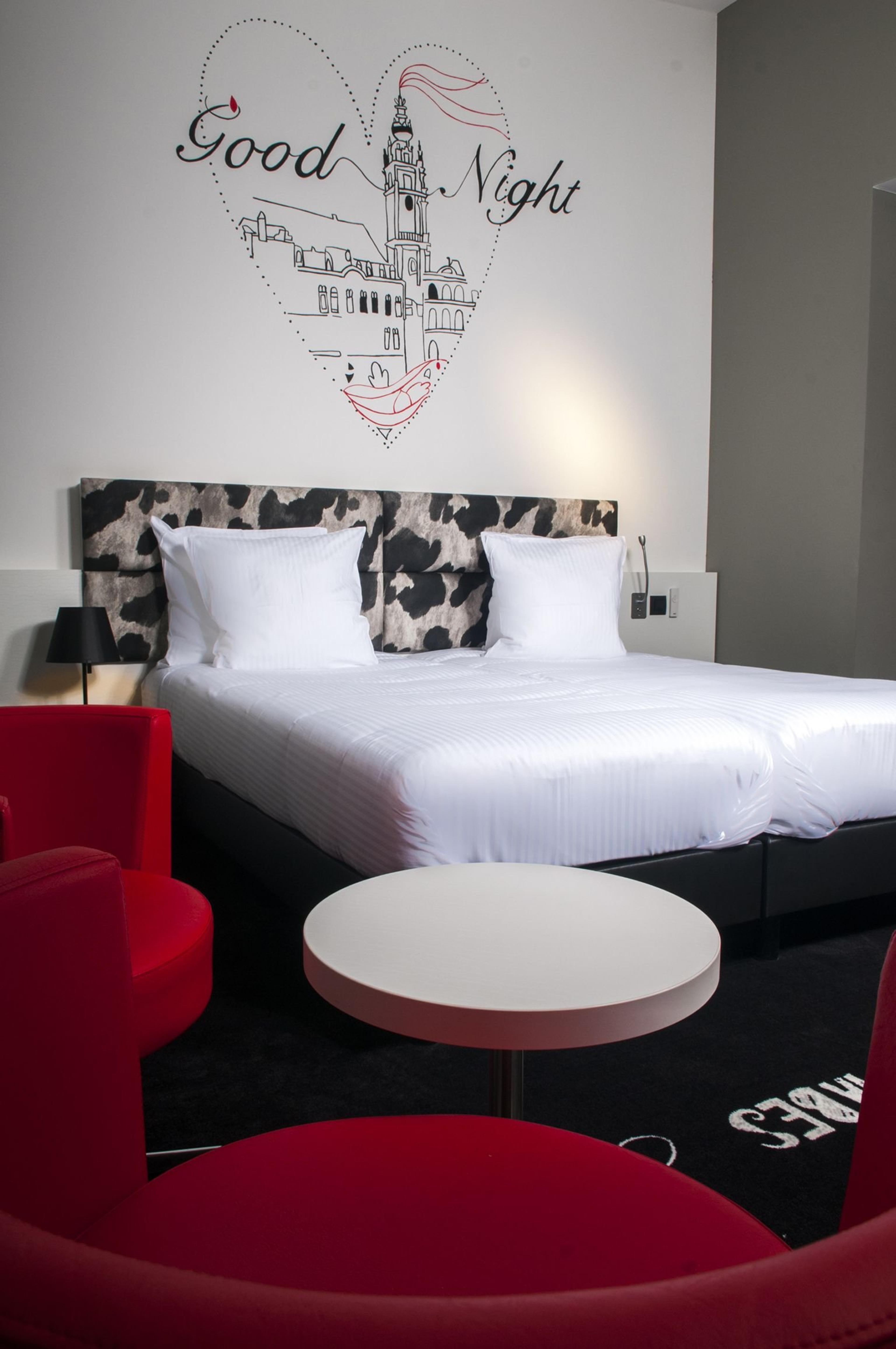 MARTIN S DREAM HOTEL