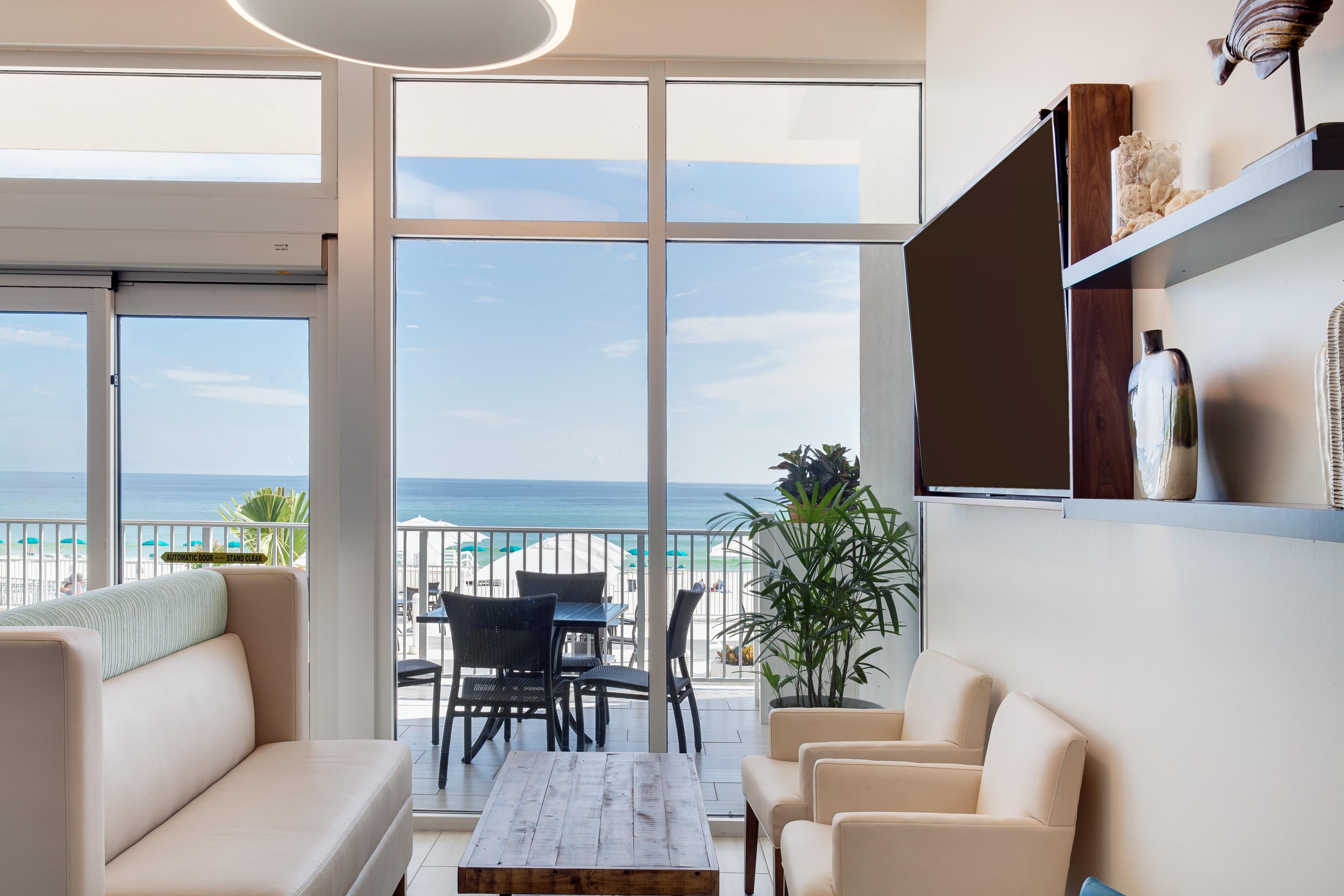 HOLIDAY INN EXP STES BEACHFRONT BY