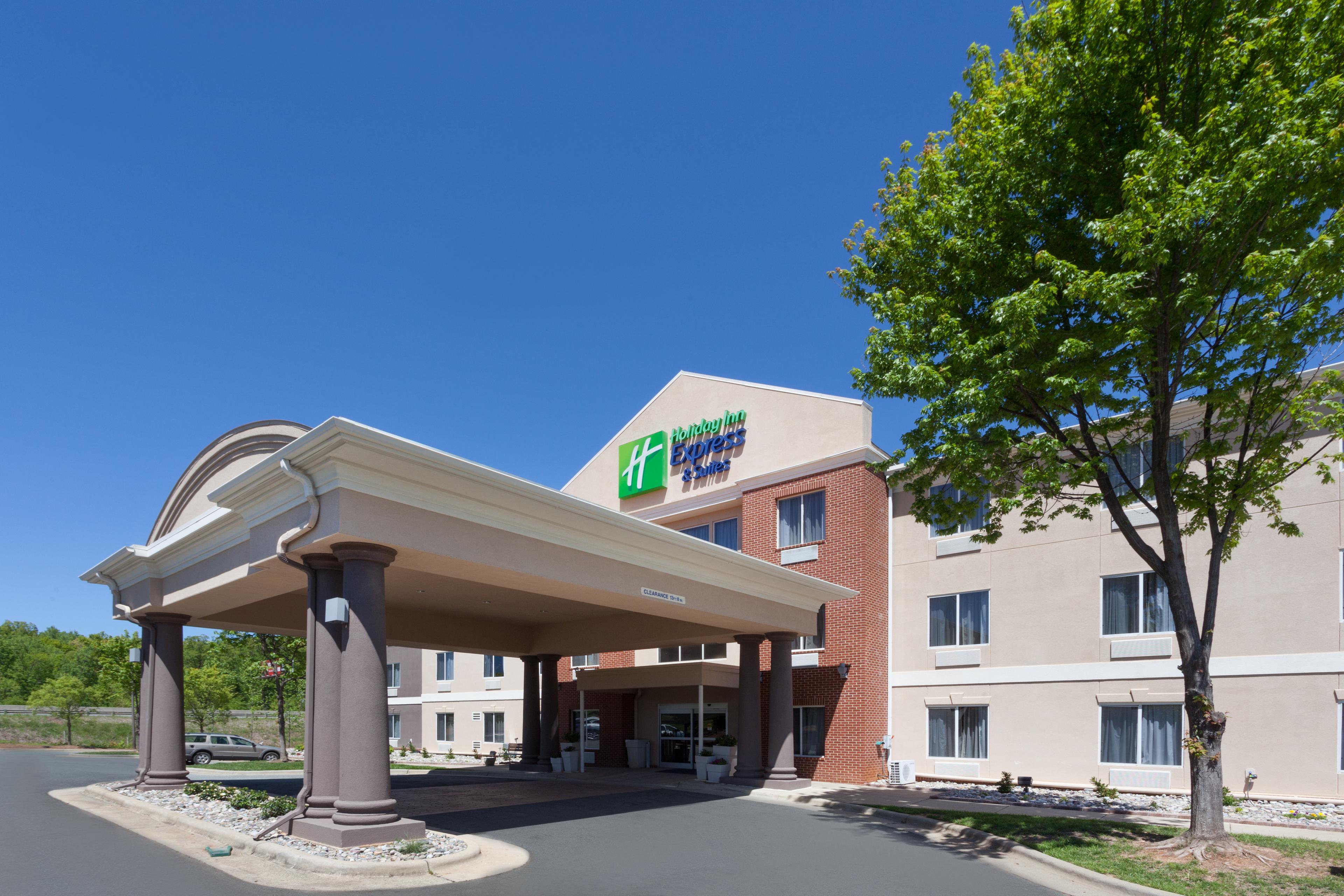 HOLIDAY INN EXP STES MEBANE BY IHG