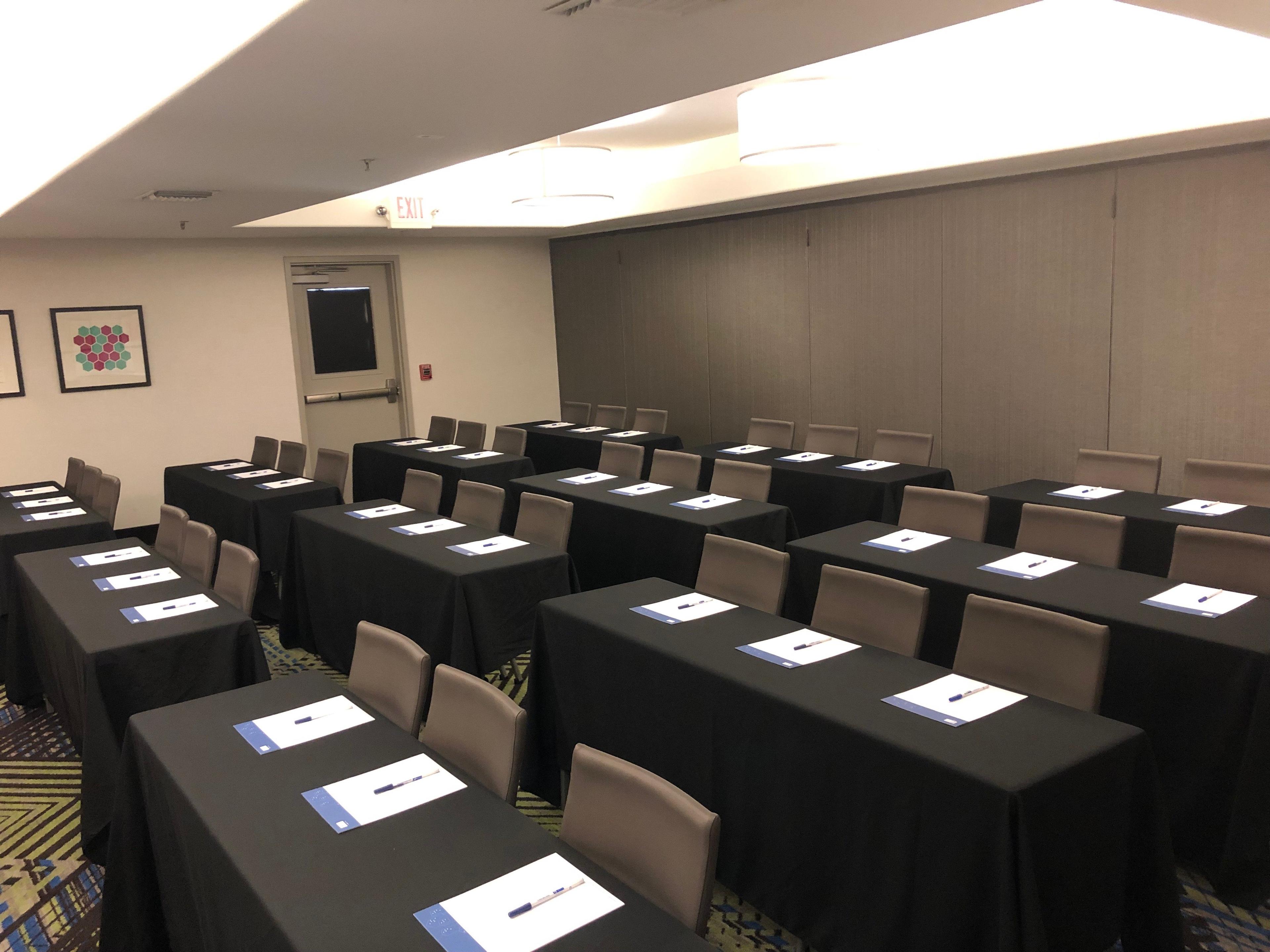 HOLIDAY INN EXP STES MODESTO SA BY