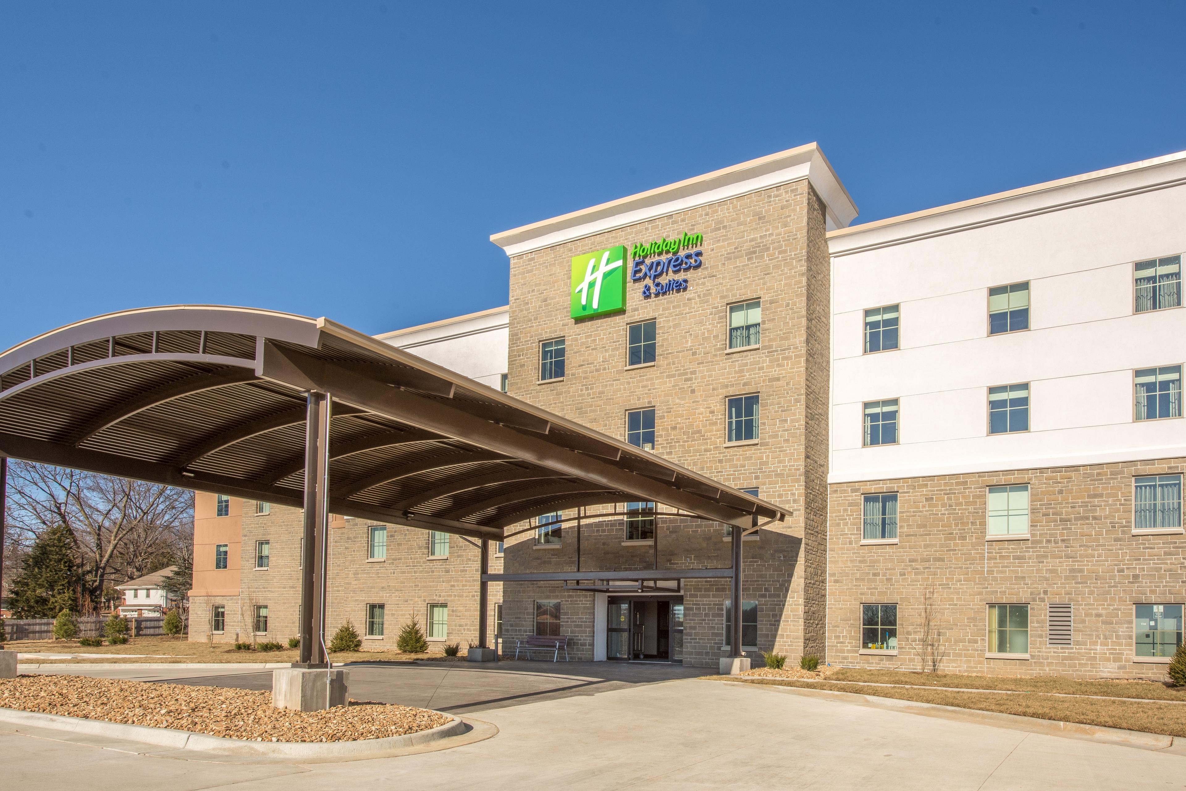 HOLIDAY INN EXP STES SHAWNEE BY IHG
