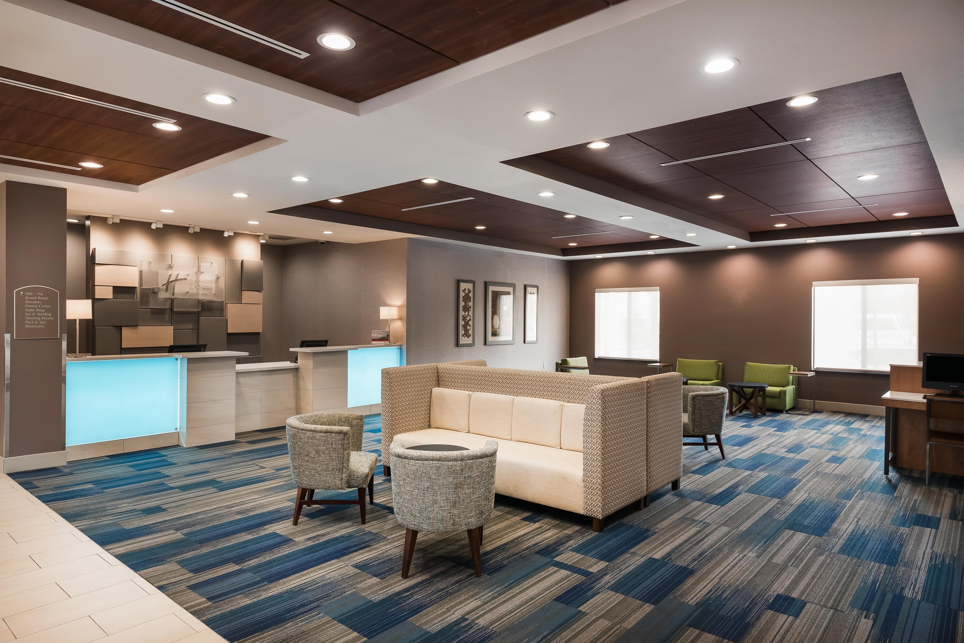 HOLIDAY INN EXP STES AIRPORT BY IHG