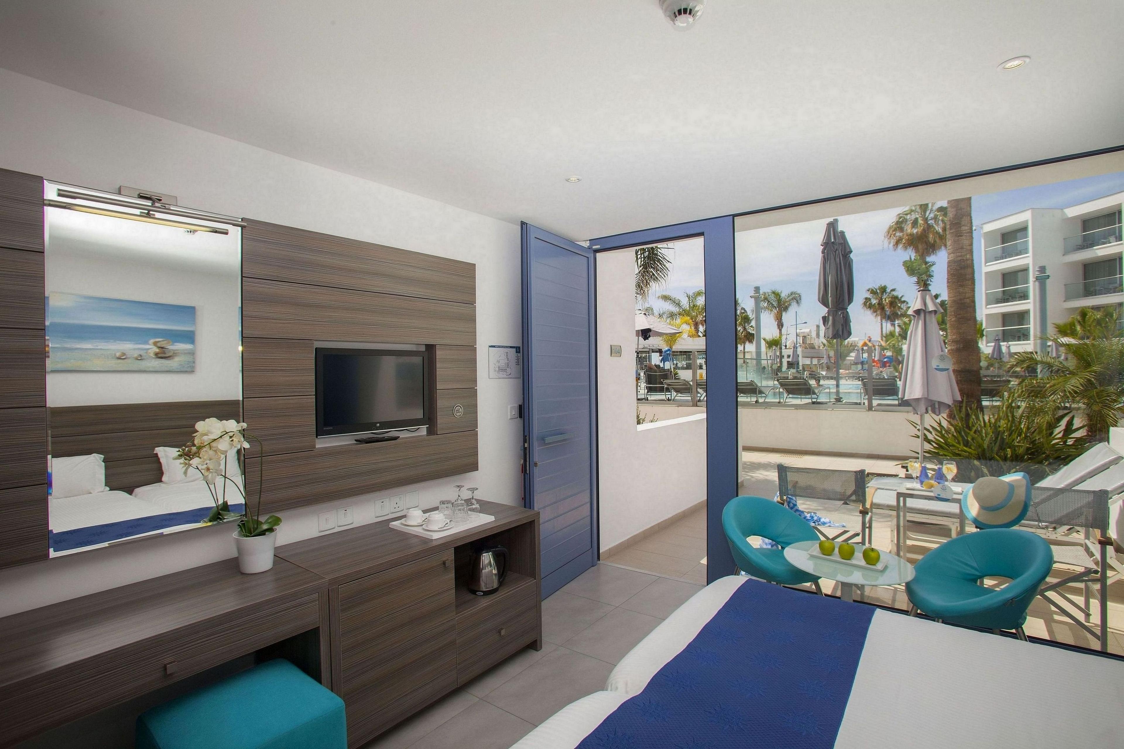 LIMANAKI BEACH HOTEL