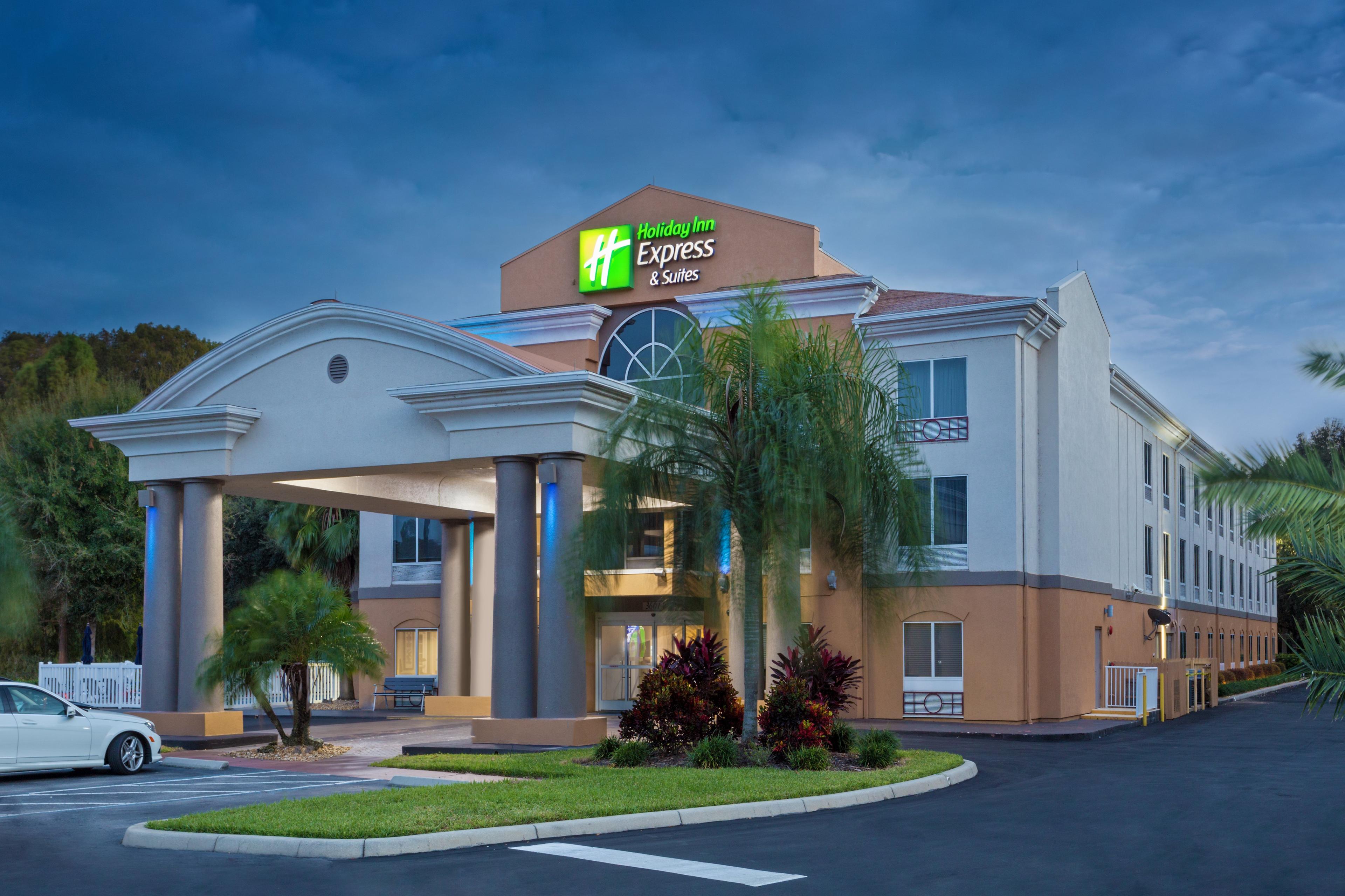 HOLIDAY INN EXPRESS TAVARES BY IHG